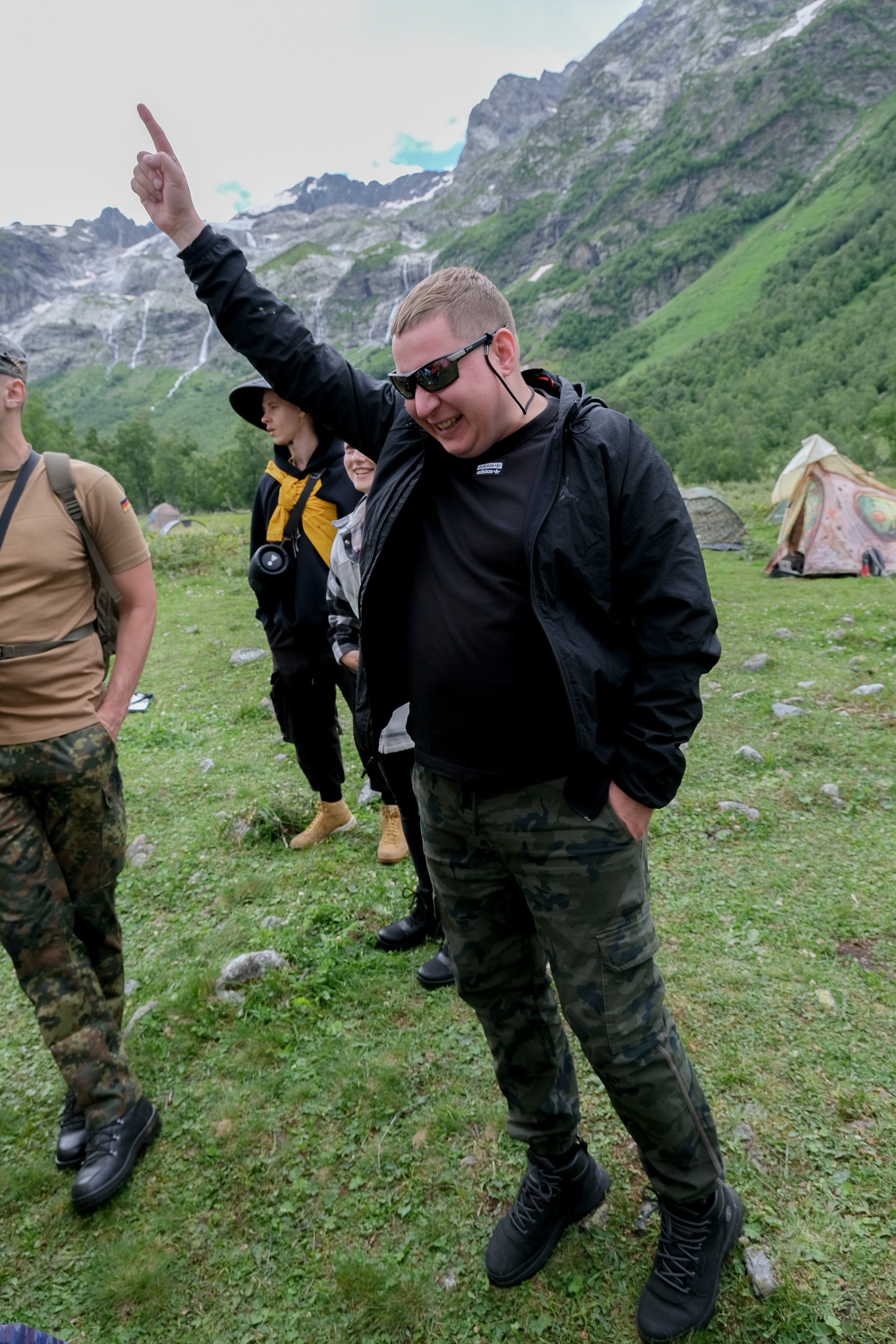 MOUNTAINS ASS FAMILY