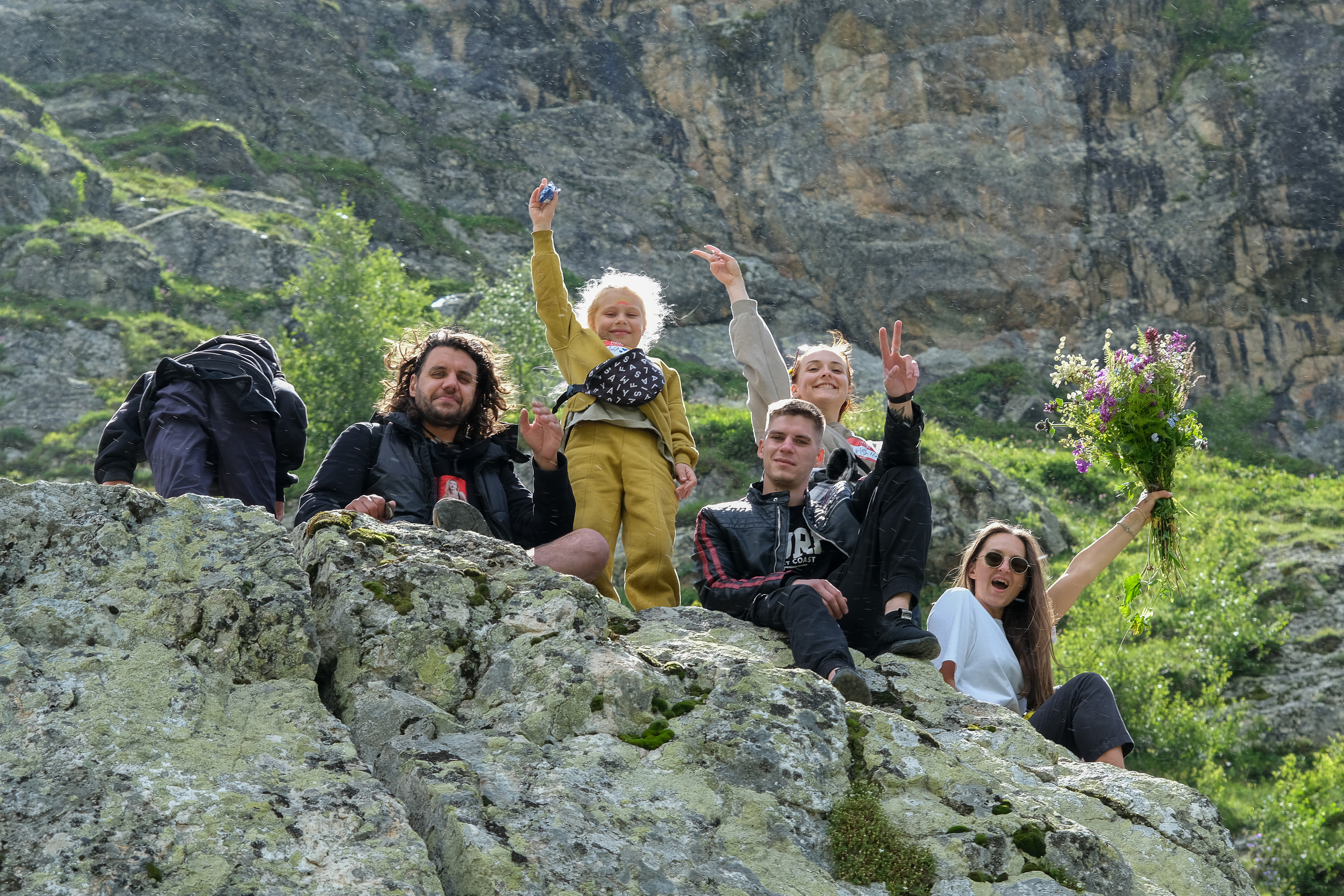 MOUNTAINS ASS FAMILY