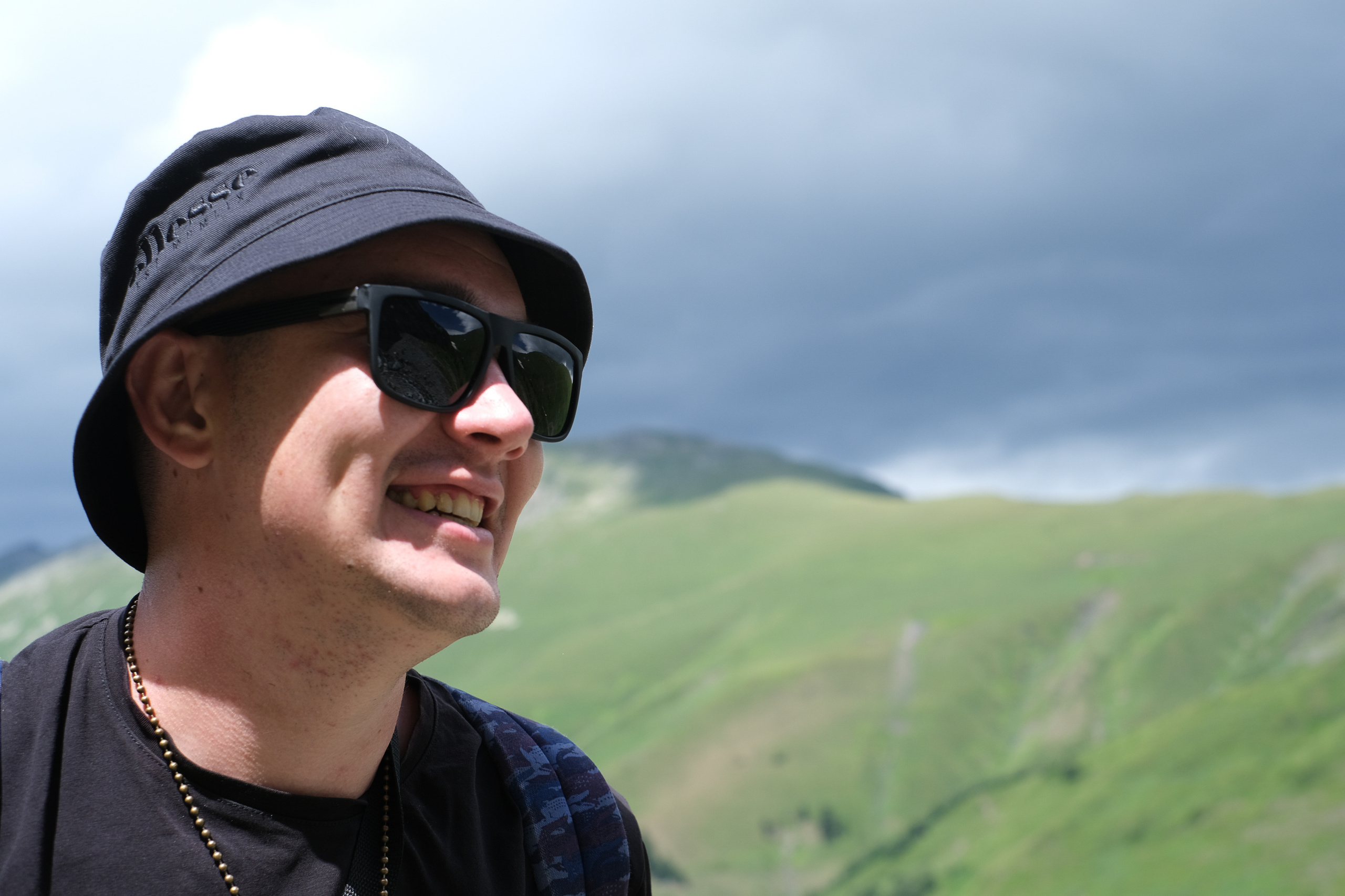 MOUNTAINS ASS FAMILY