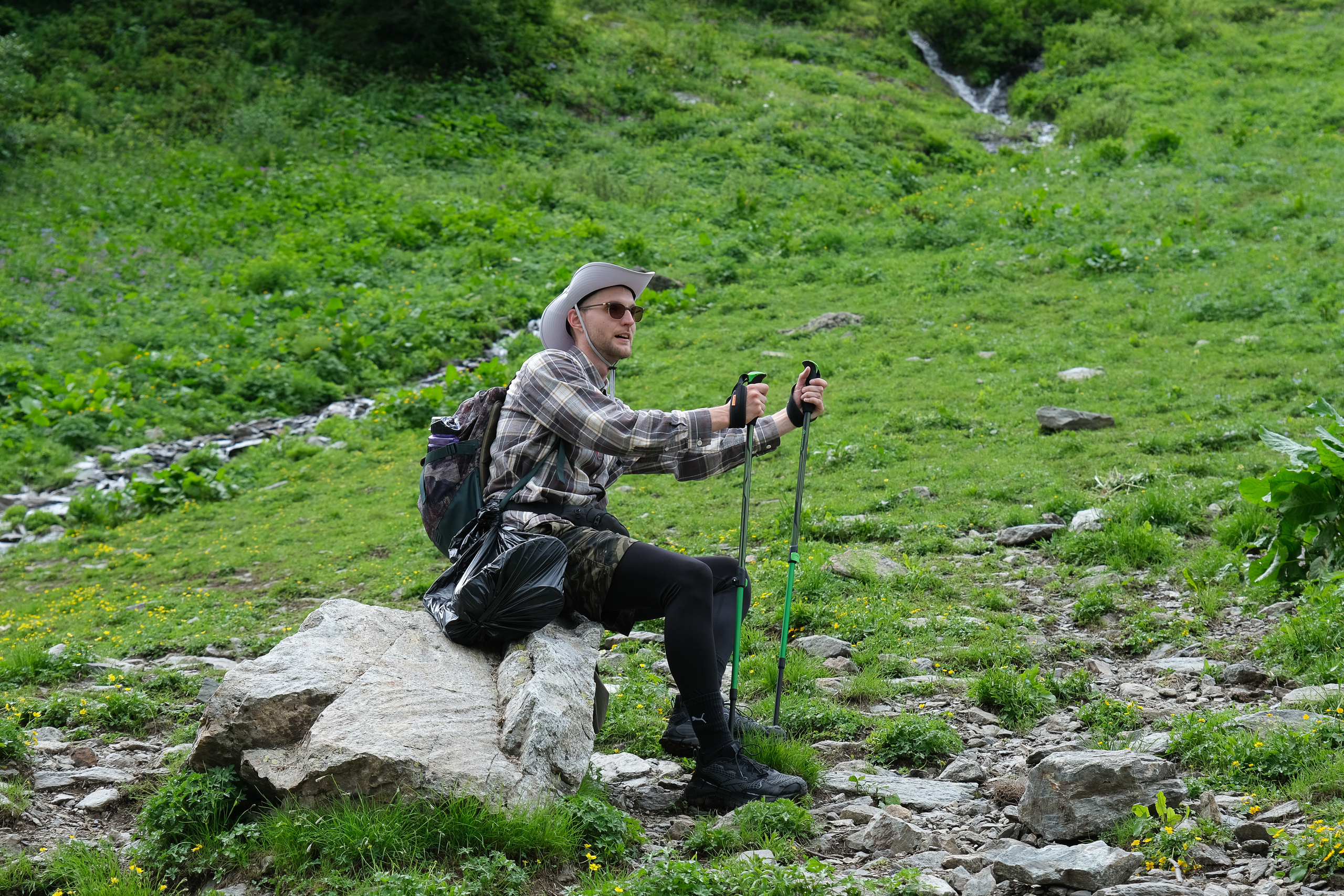 MOUNTAINS ASS FAMILY