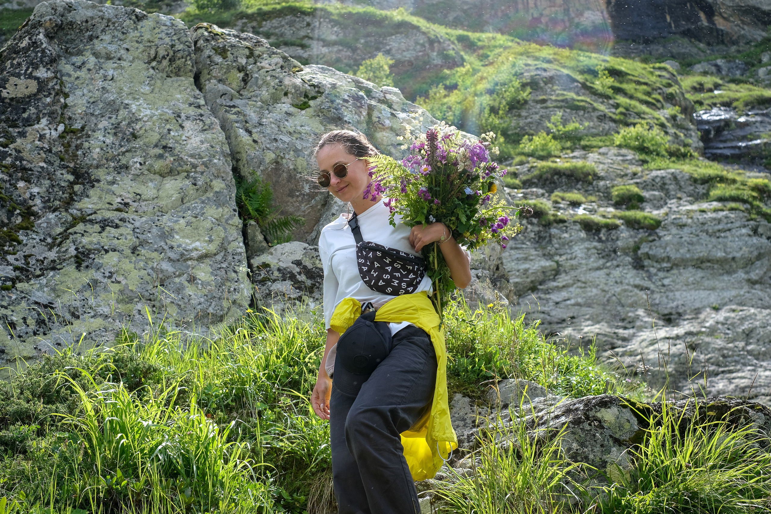 MOUNTAINS ASS FAMILY