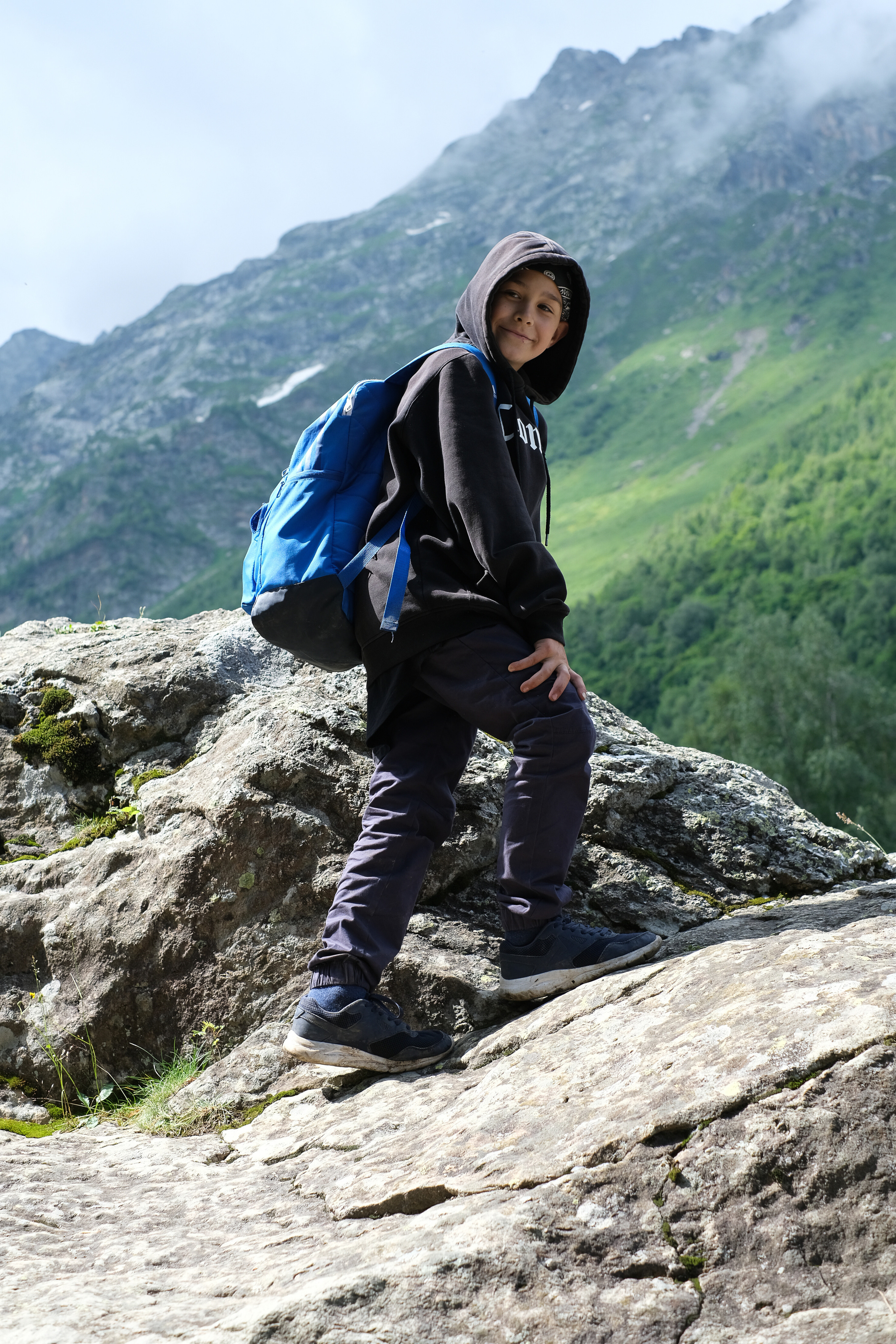 MOUNTAINS ASS FAMILY