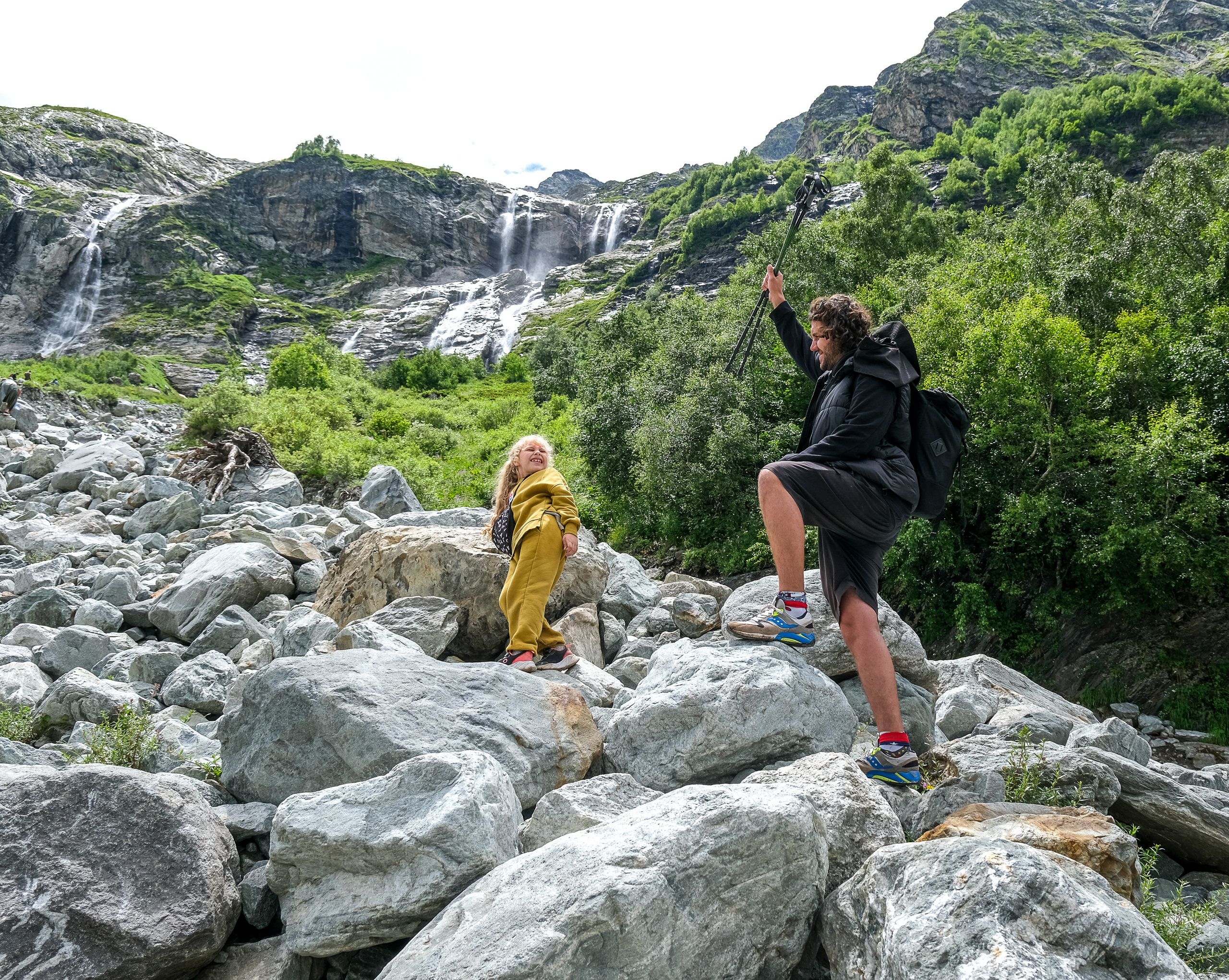 MOUNTAINS ASS FAMILY