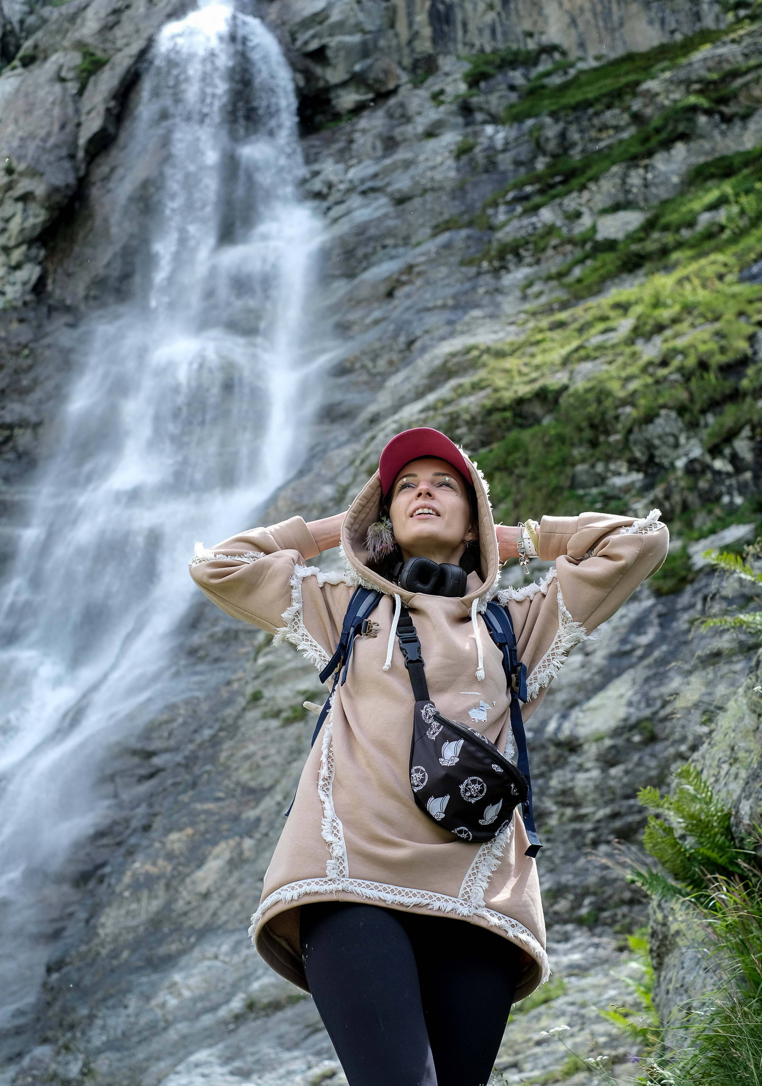 MOUNTAINS ASS FAMILY