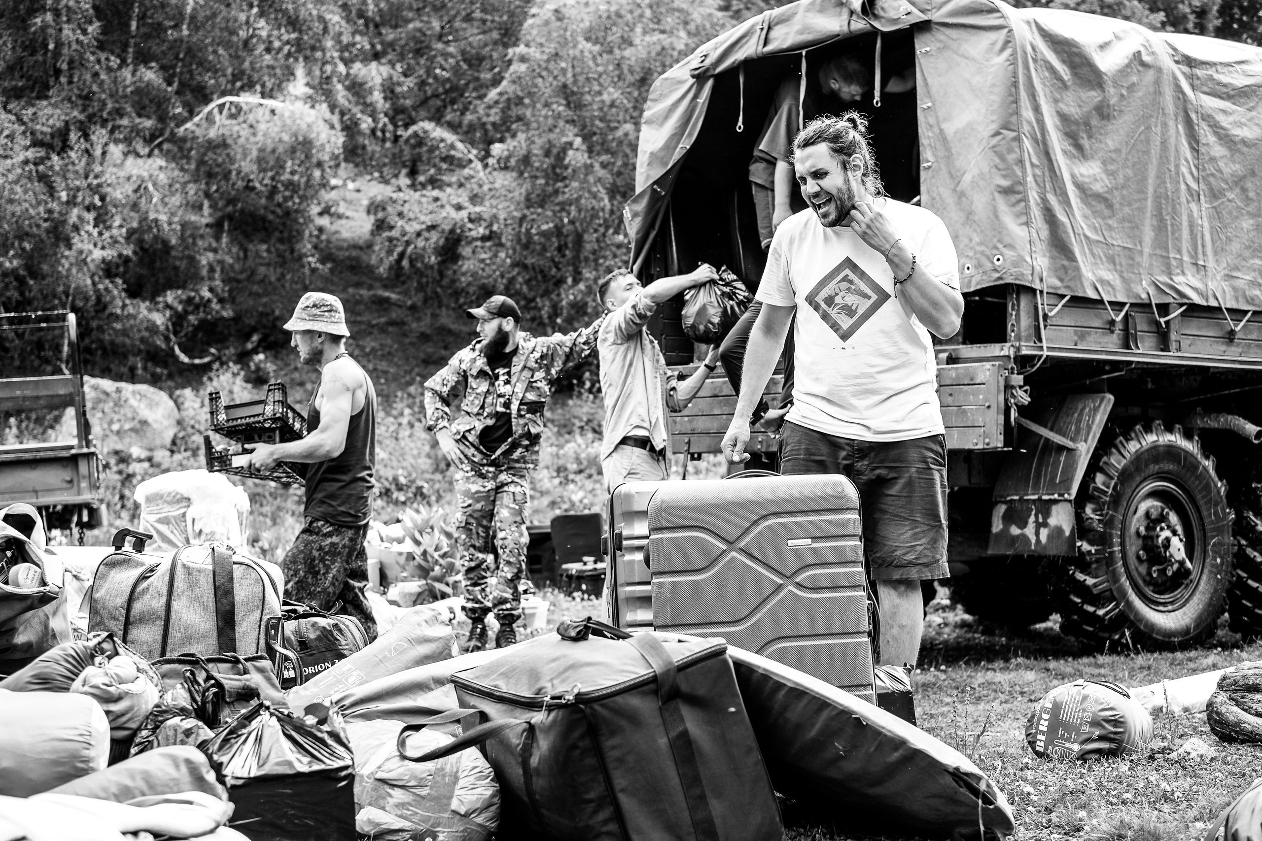 MOUNTAINS ASS FAMILY