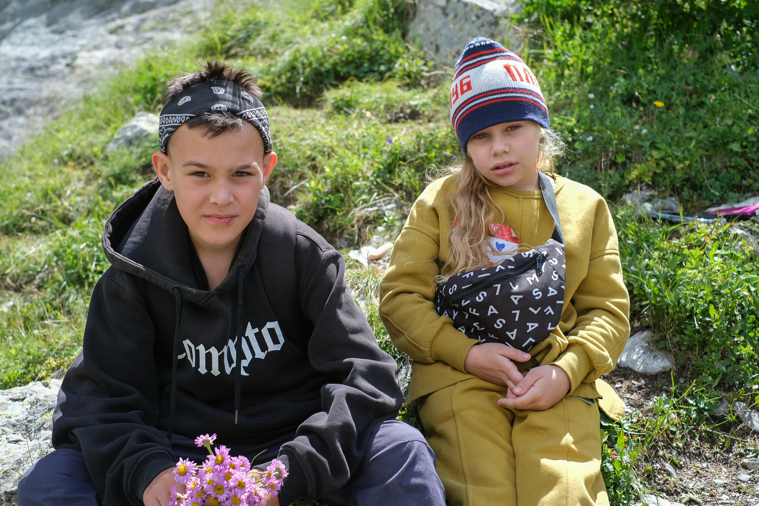 MOUNTAINS ASS FAMILY