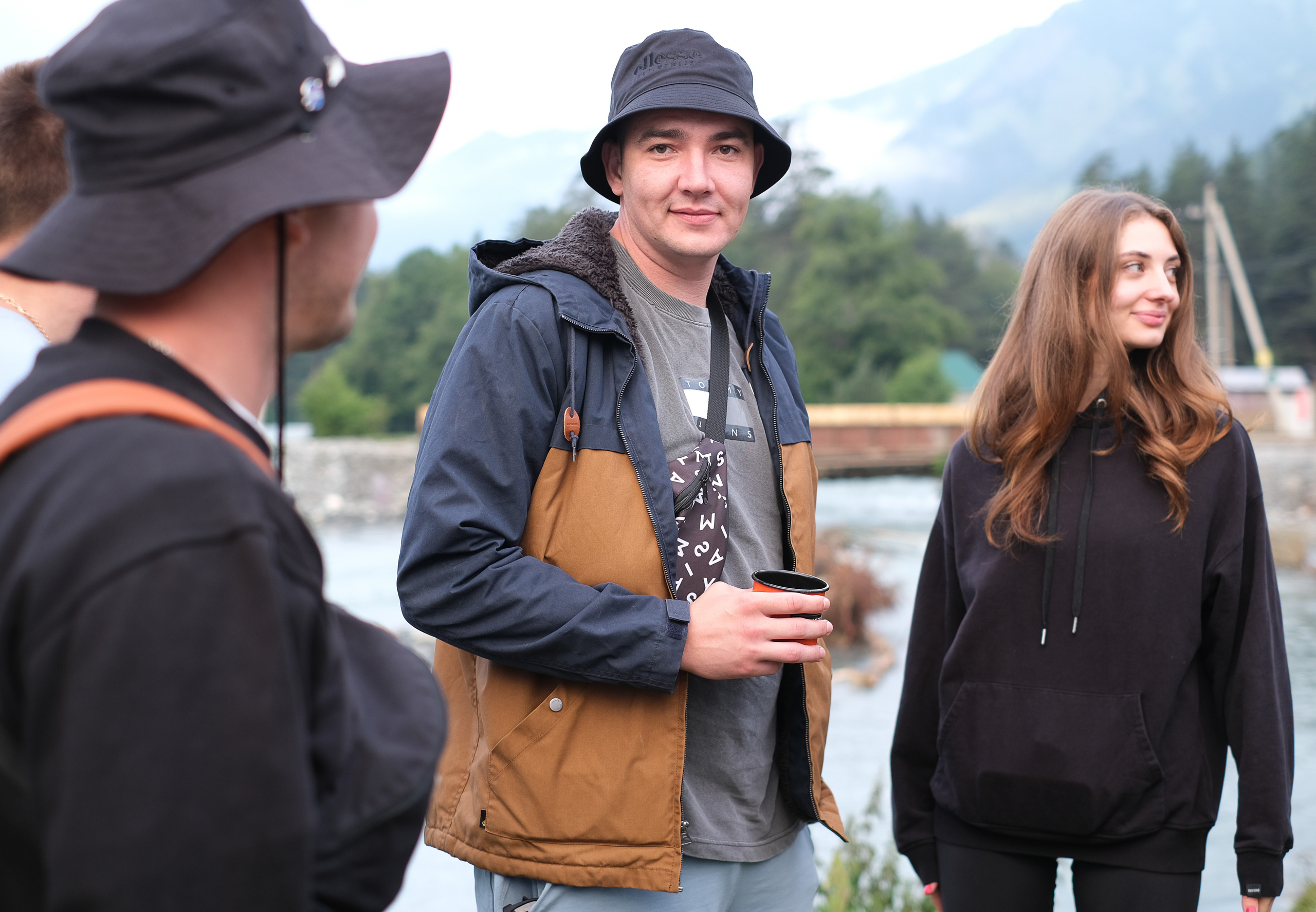 MOUNTAINS ASS FAMILY