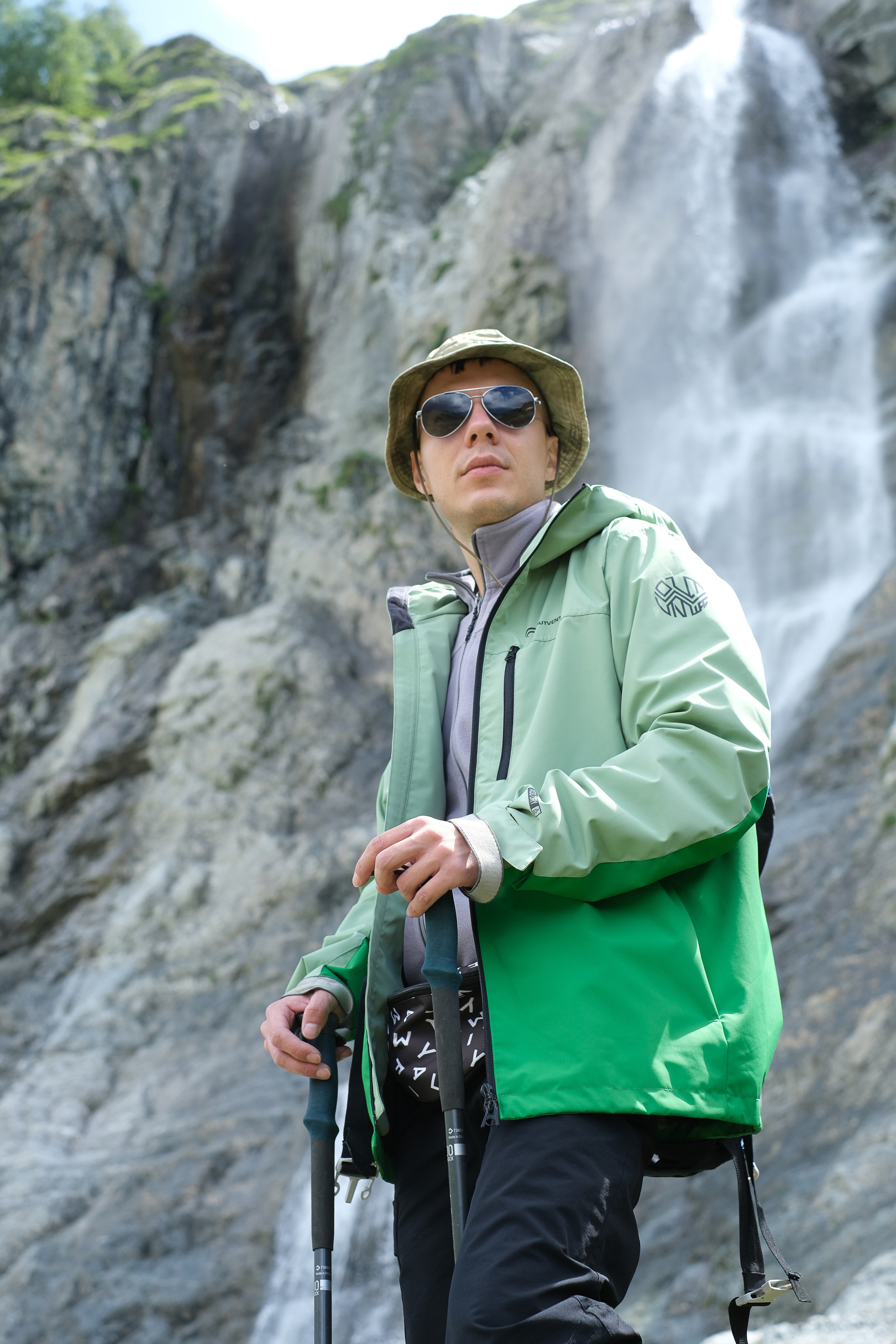 MOUNTAINS ASS FAMILY