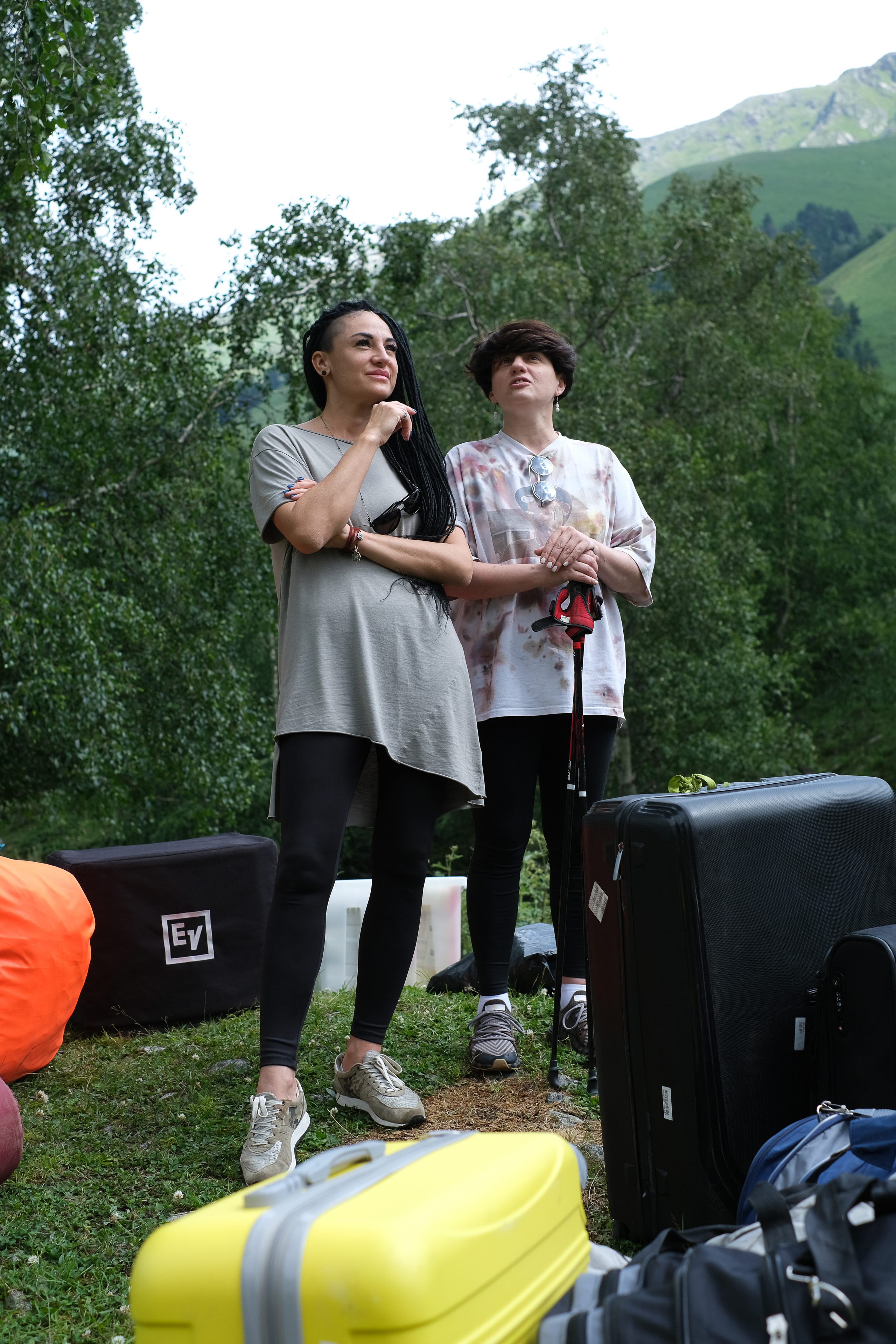 MOUNTAINS ASS FAMILY