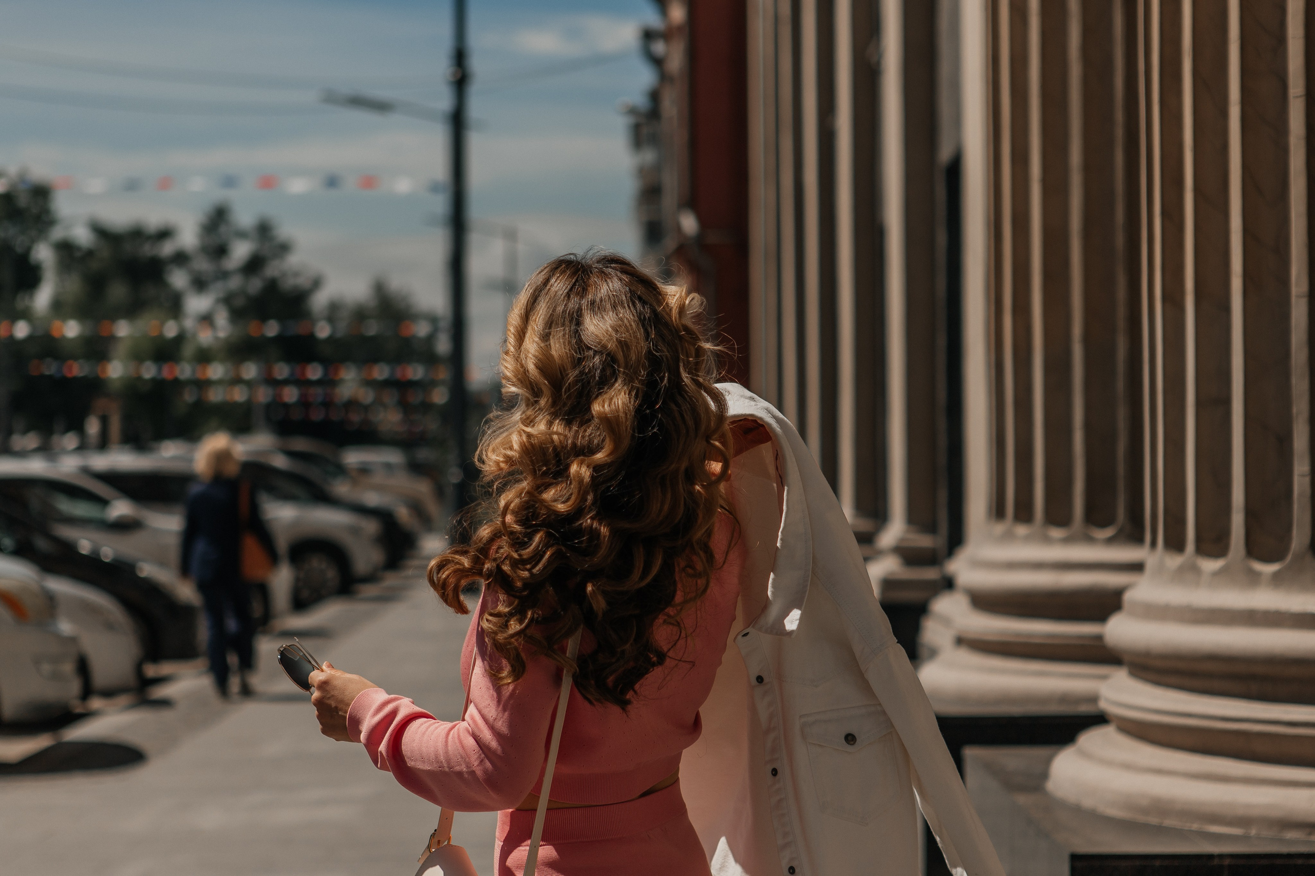 фотосессия на улице, фотопрогулка, фото прогулка, Иркутск, женская фотосессия, женский фотограф, фотопрогулка для девушки, уличная фотосессия, стрит фото, стрит фотосессия, фотография девушки на прогулке