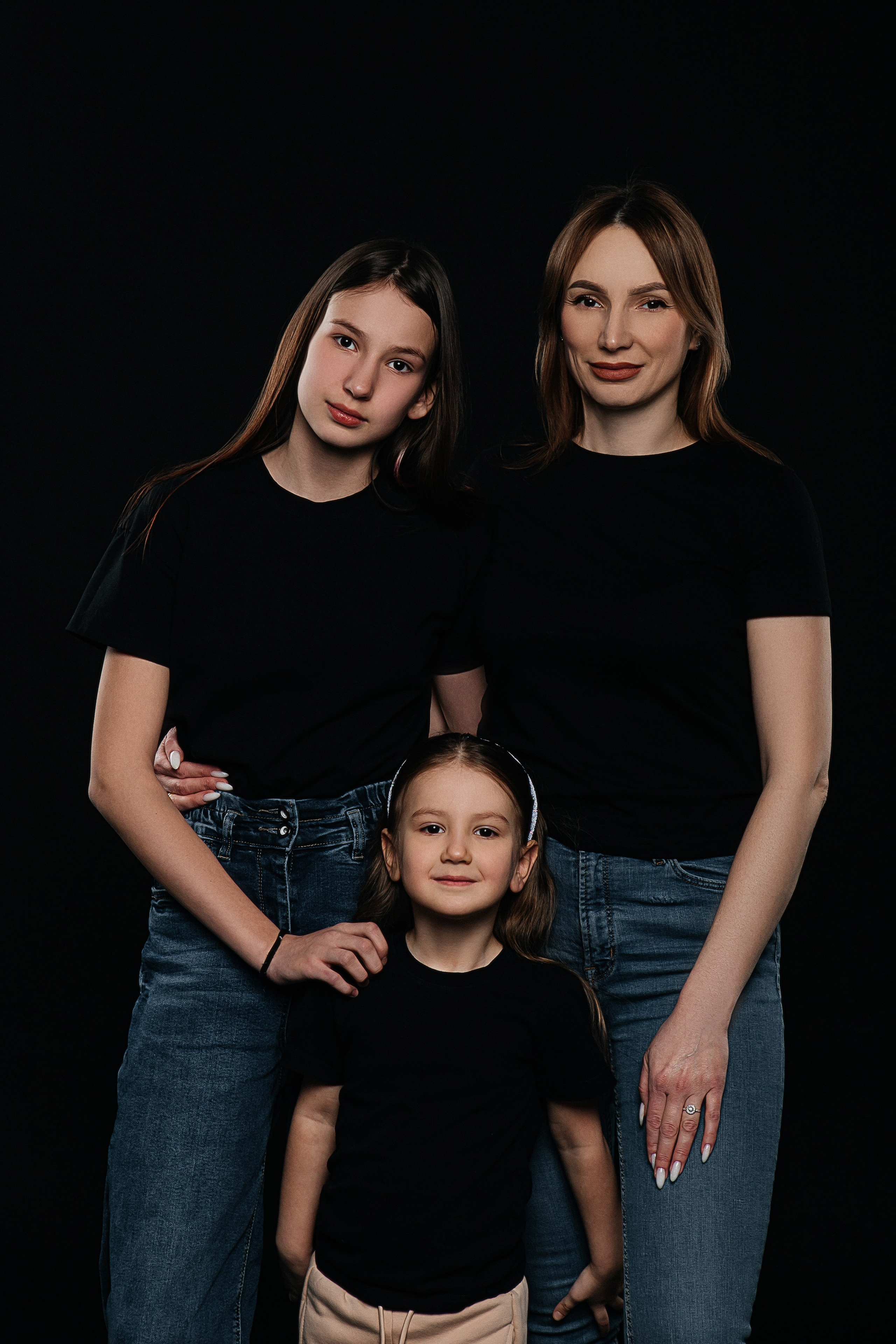 Семья Марии и Евгения. Фотограф в Иркутске Анастасия Кись. Студийная фотосессия беременности в тканях Иркутск. Семейная фотосессия, ПОРТРЕТ «ПОКОЛЕНИЕ»