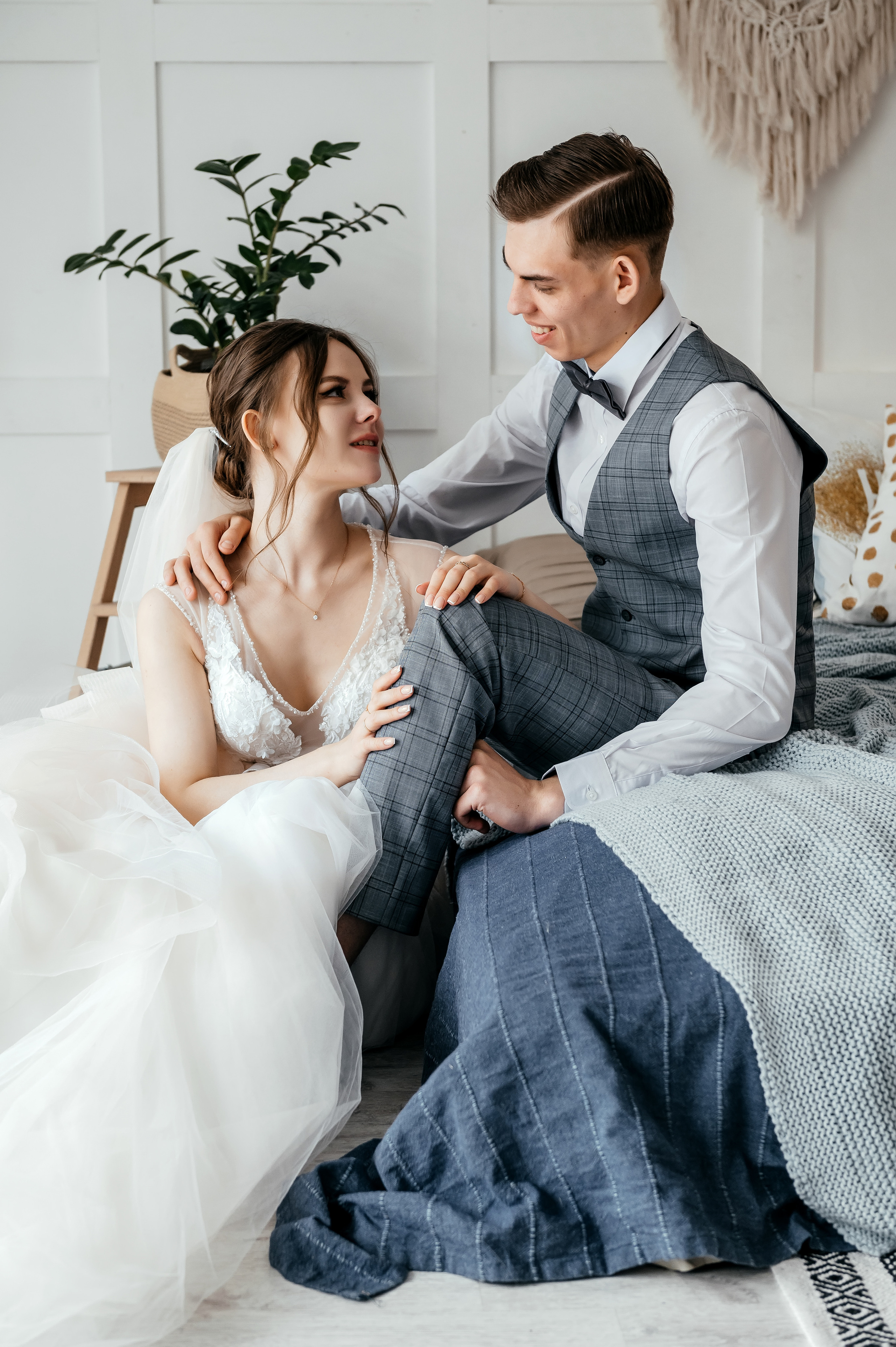 Свадебная лав стори в фотостудии Лофт 18. ЗАГС Королева и вечер в Усадьбе Гребнево. Свадебный и семейный фотограф Виктория Носачёва. Щелково, Москва и МО