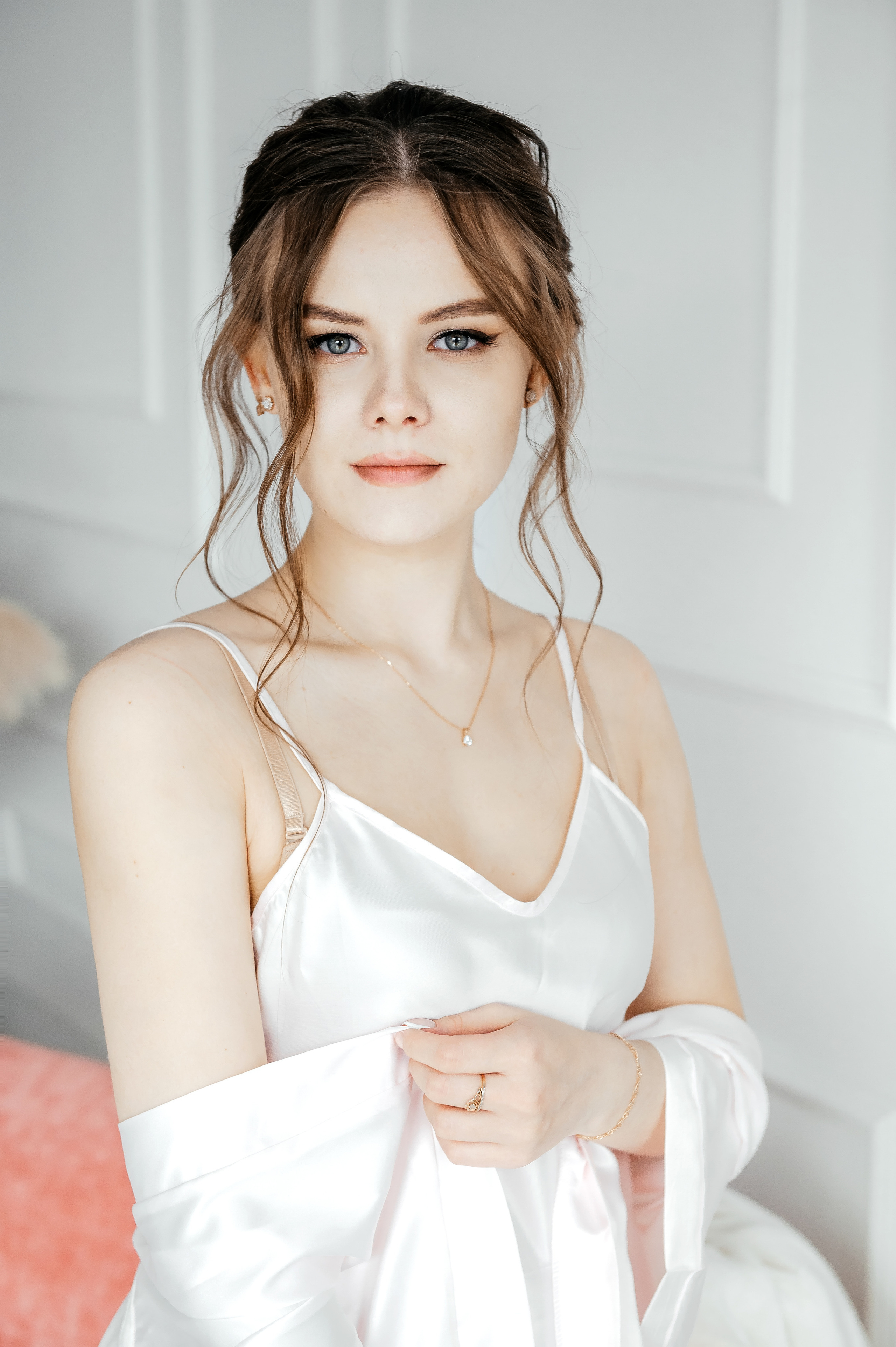 Свадебная лав стори в фотостудии Лофт 18. ЗАГС Королева и вечер в Усадьбе Гребнево. Свадебный и семейный фотограф Виктория Носачёва. Щелково, Москва и МО