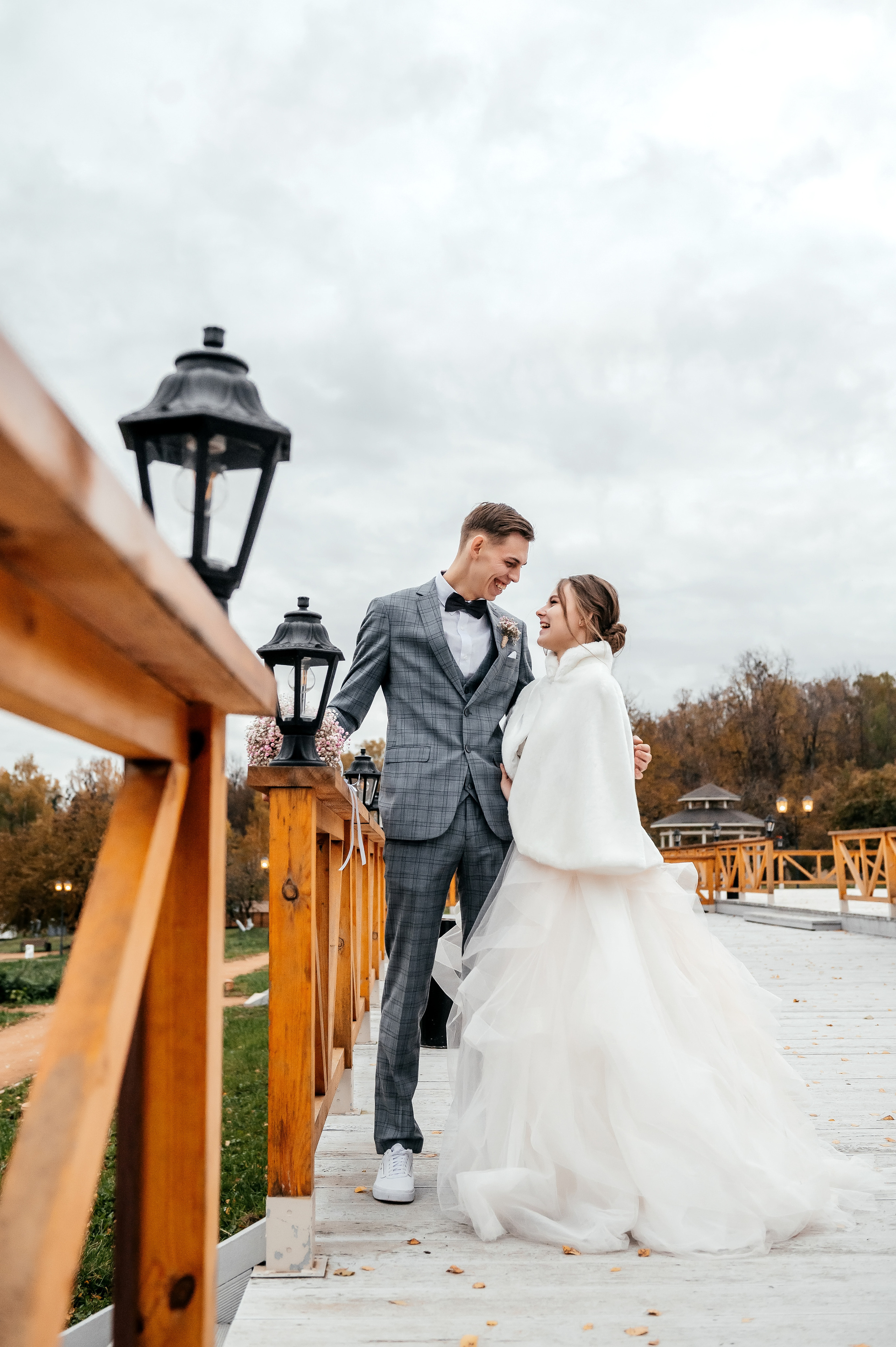 Свадебная лав стори в фотостудии Лофт 18. ЗАГС Королева и вечер в Усадьбе Гребнево. Свадебный и семейный фотограф Виктория Носачёва. Щелково, Москва и МО