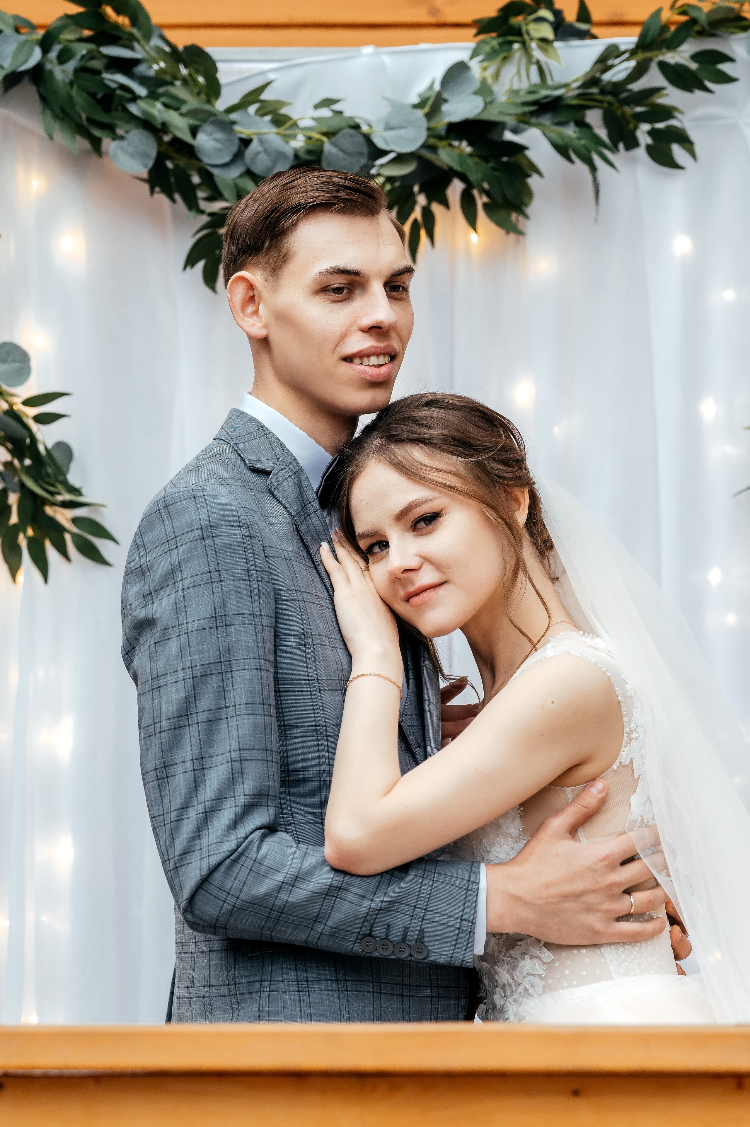 Свадебная лав стори в фотостудии Лофт 18. ЗАГС Королева и вечер в Усадьбе Гребнево. Свадебный и семейный фотограф Виктория Носачёва. Щелково, Москва и МО