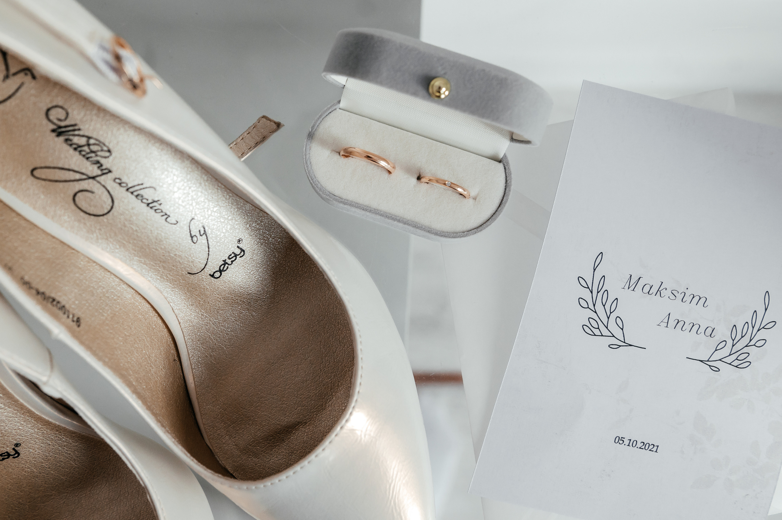 Свадебная лав стори в фотостудии Лофт 18. ЗАГС Королева и вечер в Усадьбе Гребнево. Свадебный и семейный фотограф Виктория Носачёва. Щелково, Москва и МО