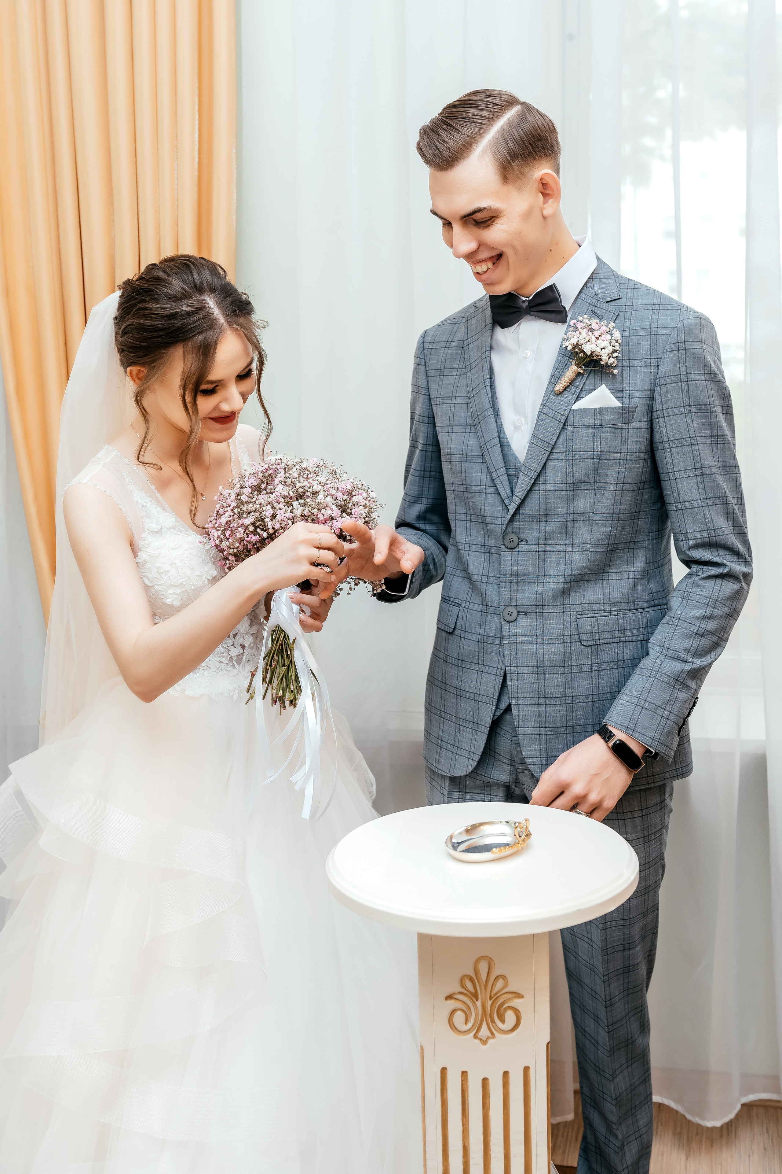 Свадебная лав стори в фотостудии Лофт 18. ЗАГС Королева и вечер в Усадьбе Гребнево. Свадебный и семейный фотограф Виктория Носачёва. Щелково, Москва и МО