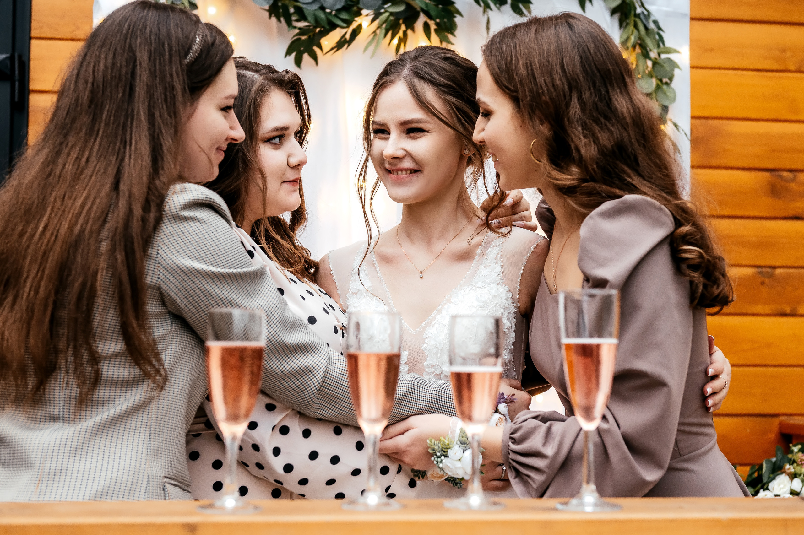 Свадебная лав стори в фотостудии Лофт 18. ЗАГС Королева и вечер в Усадьбе Гребнево. Свадебный и семейный фотограф Виктория Носачёва. Щелково, Москва и МО