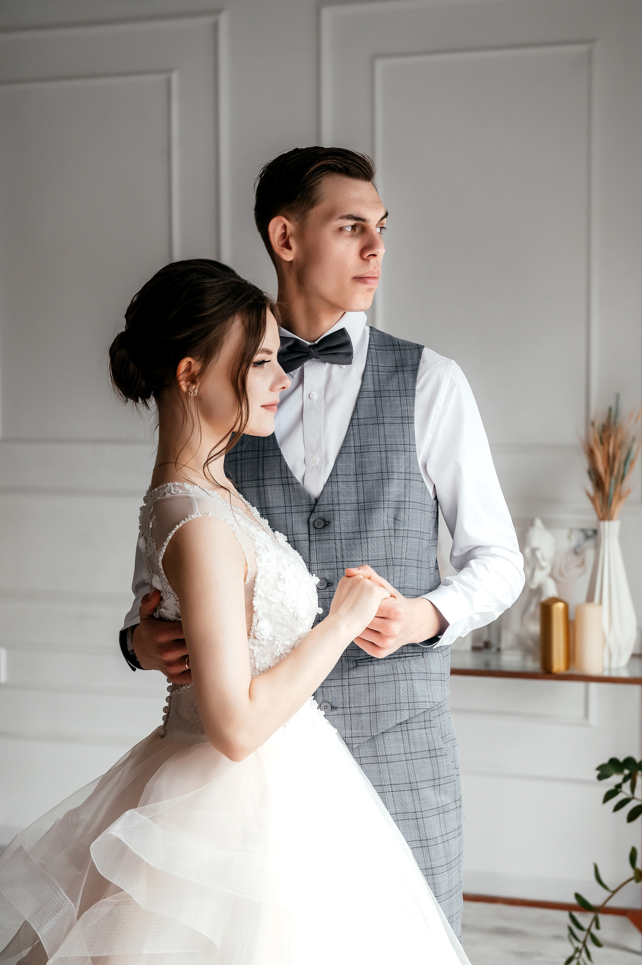 Свадебная лав стори в фотостудии Лофт 18. ЗАГС Королева и вечер в Усадьбе Гребнево. Свадебный и семейный фотограф Виктория Носачёва. Щелково, Москва и МО