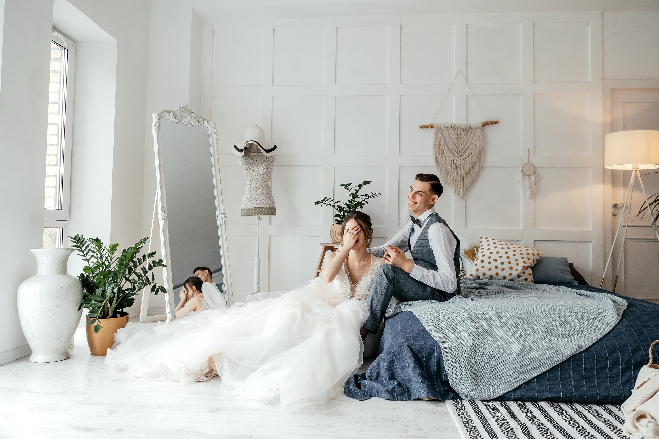 Свадебная лав стори в фотостудии Лофт 18. ЗАГС Королева и вечер в Усадьбе Гребнево. Свадебный и семейный фотограф Виктория Носачёва. Щелково, Москва и МО