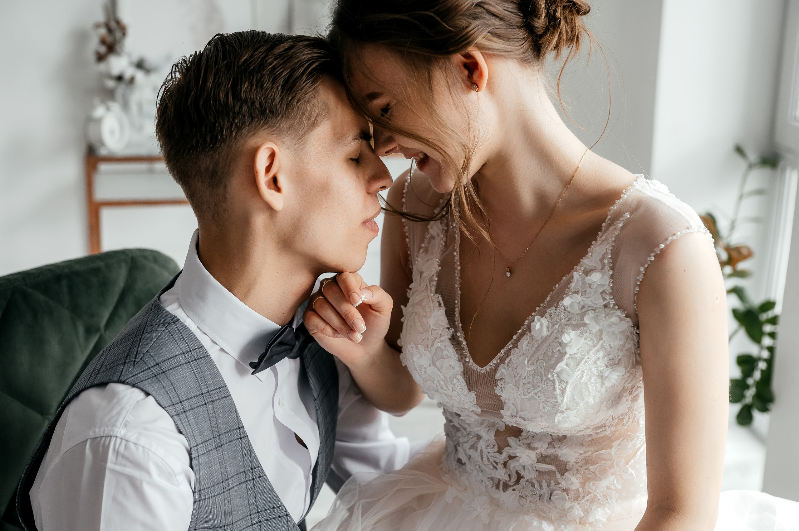 Свадебная лав стори в фотостудии Лофт 18. ЗАГС Королева и вечер в Усадьбе Гребнево. Свадебный и семейный фотограф Виктория Носачёва. Щелково, Москва и МО