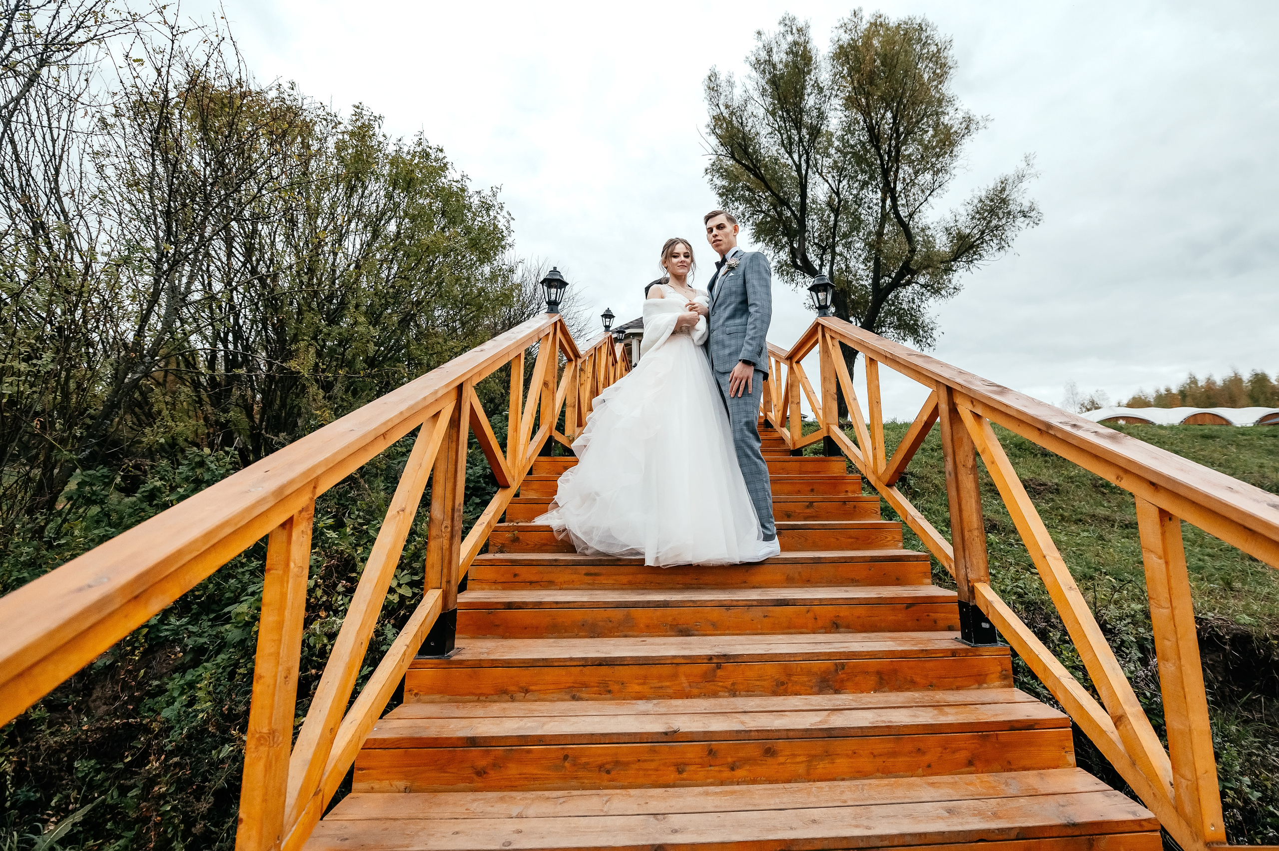 Свадебная лав стори в фотостудии Лофт 18. ЗАГС Королева и вечер в Усадьбе Гребнево. Свадебный и семейный фотограф Виктория Носачёва. Щелково, Москва и МО