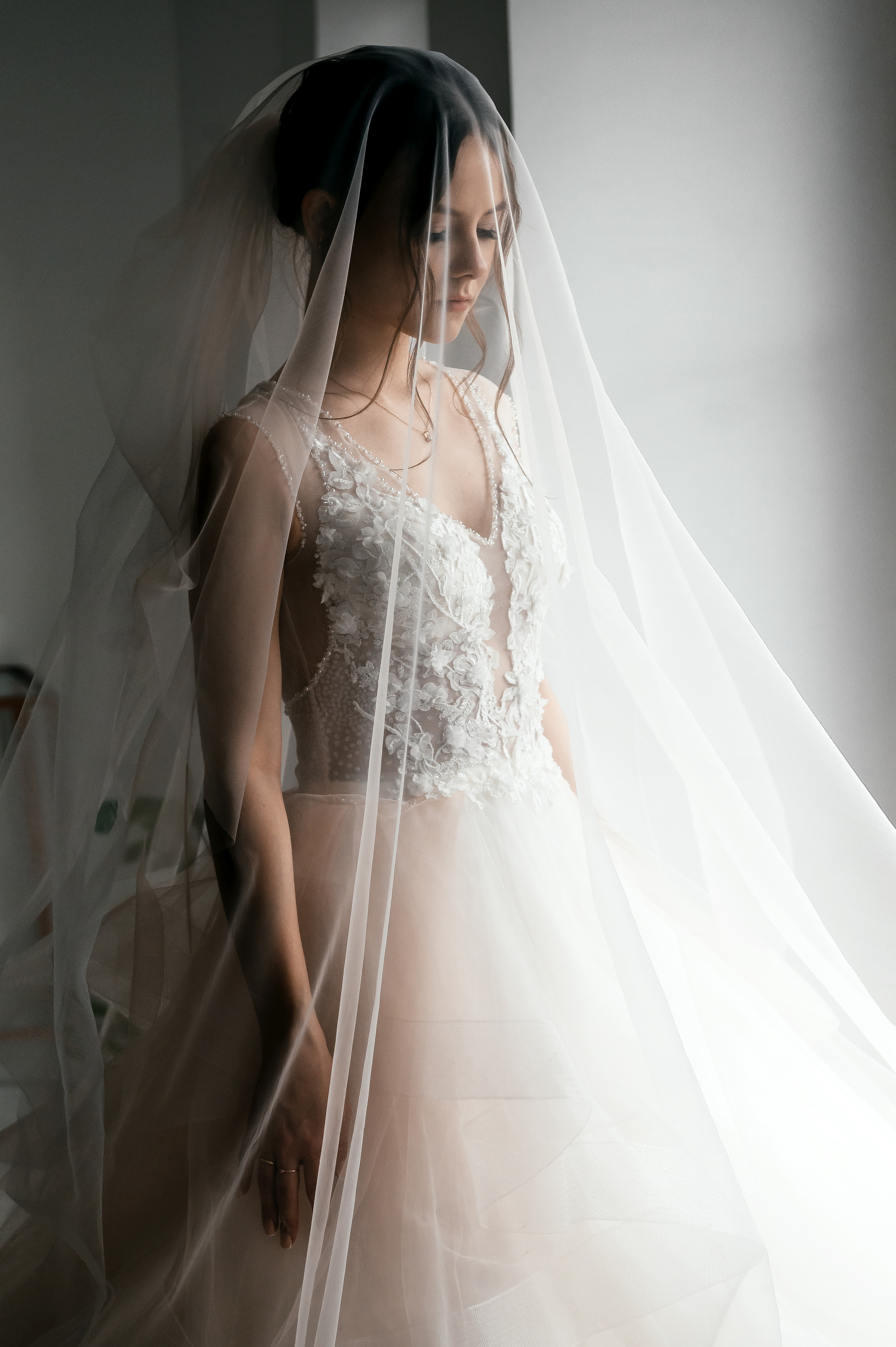 Свадебная лав стори в фотостудии Лофт 18. ЗАГС Королева и вечер в Усадьбе Гребнево. Свадебный и семейный фотограф Виктория Носачёва. Щелково, Москва и МО