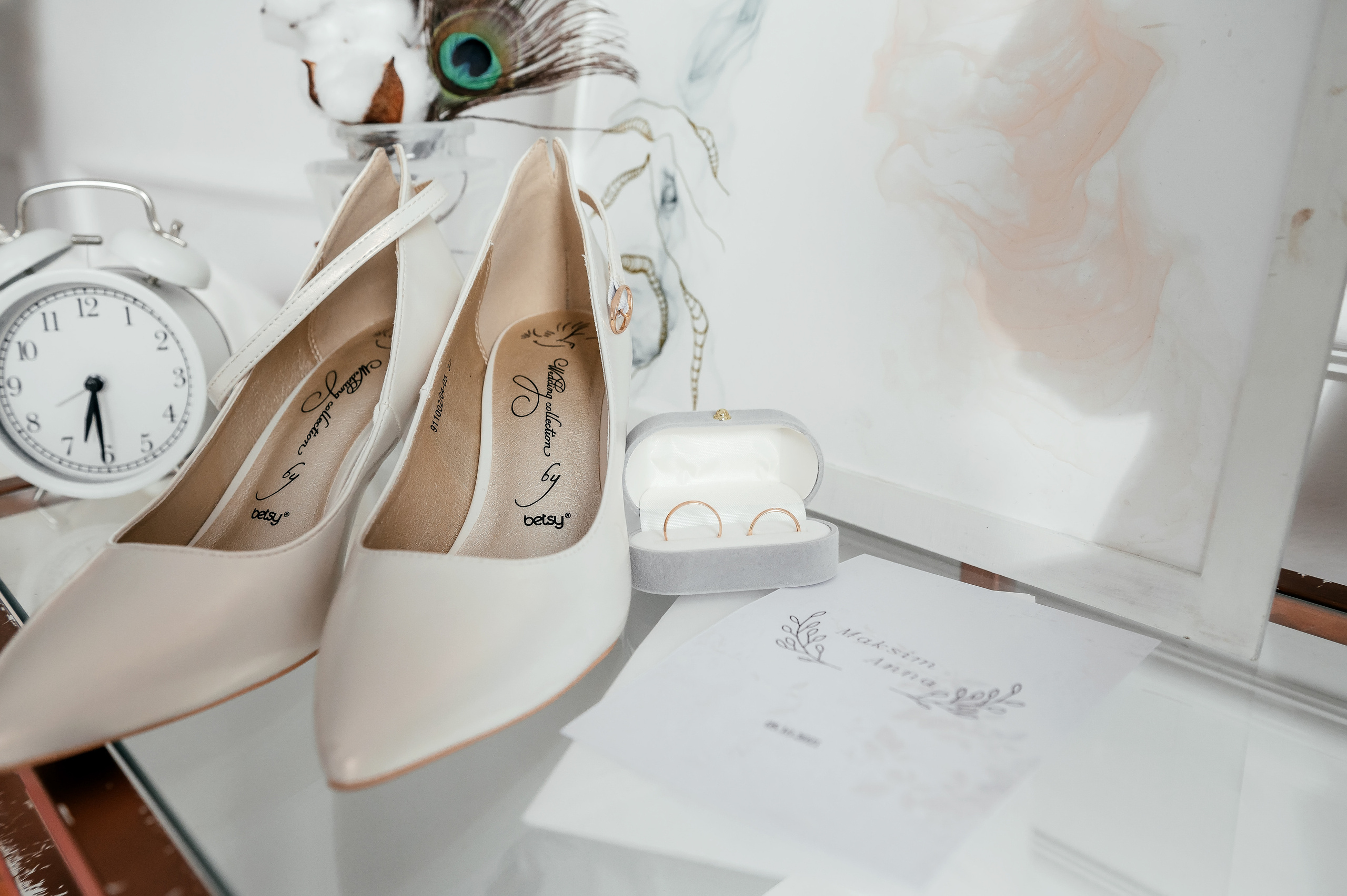 Свадебная лав стори в фотостудии Лофт 18. ЗАГС Королева и вечер в Усадьбе Гребнево. Свадебный и семейный фотограф Виктория Носачёва. Щелково, Москва и МО