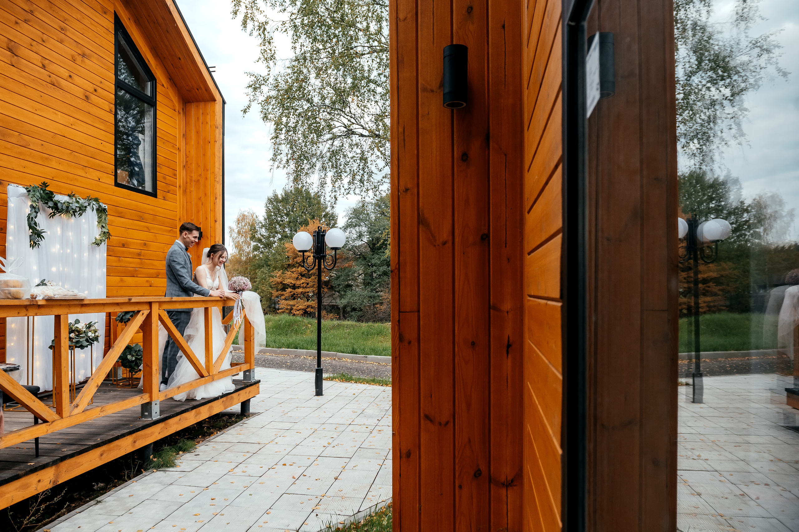 Свадебная лав стори в фотостудии Лофт 18. ЗАГС Королева и вечер в Усадьбе Гребнево. Свадебный и семейный фотограф Виктория Носачёва. Щелково, Москва и МО