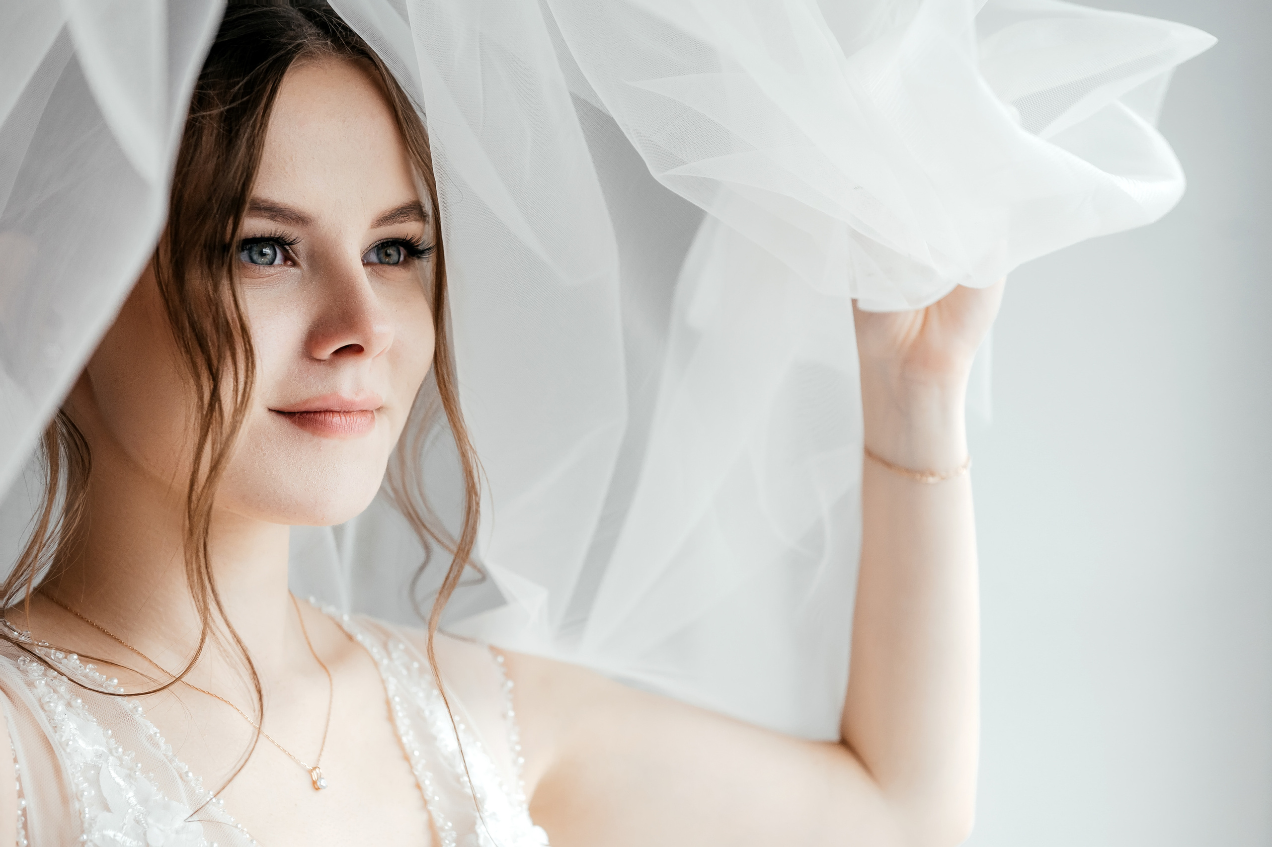 Свадебная лав стори в фотостудии Лофт 18. ЗАГС Королева и вечер в Усадьбе Гребнево. Свадебный и семейный фотограф Виктория Носачёва. Щелково, Москва и МО