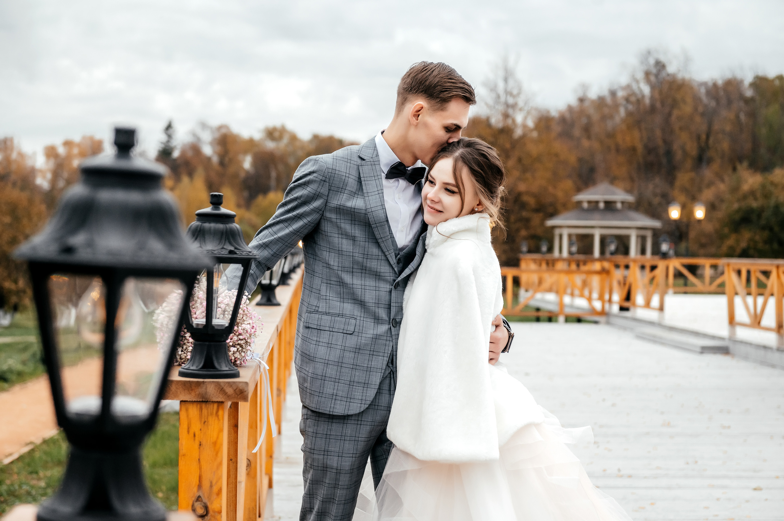 Свадебная лав стори в фотостудии Лофт 18. ЗАГС Королева и вечер в Усадьбе Гребнево. Свадебный и семейный фотограф Виктория Носачёва. Щелково, Москва и МО