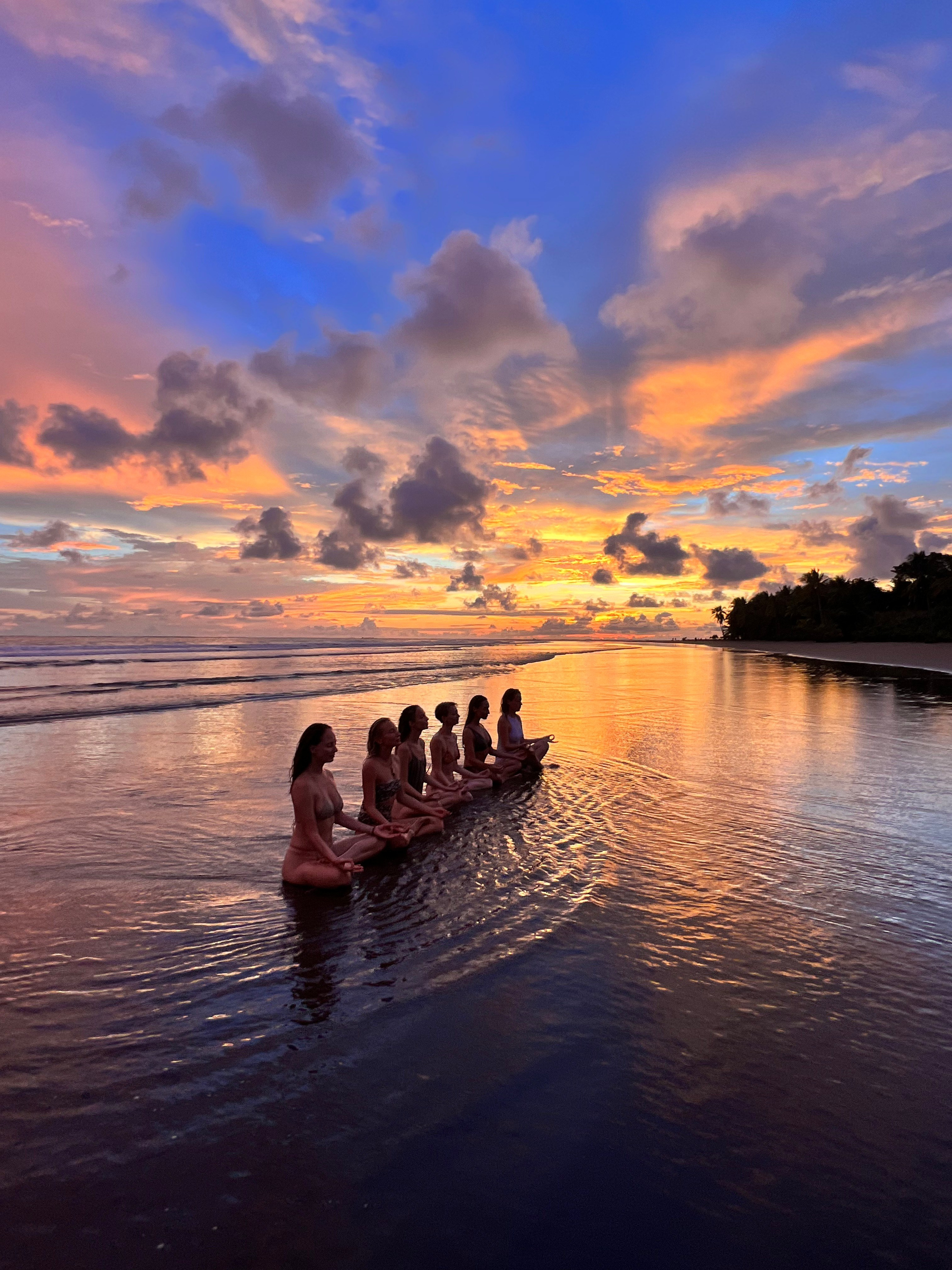 Retreats and therapy sessions. Family, portrait, content photo in Costa Rica Evgeniya Besprozvannykh
