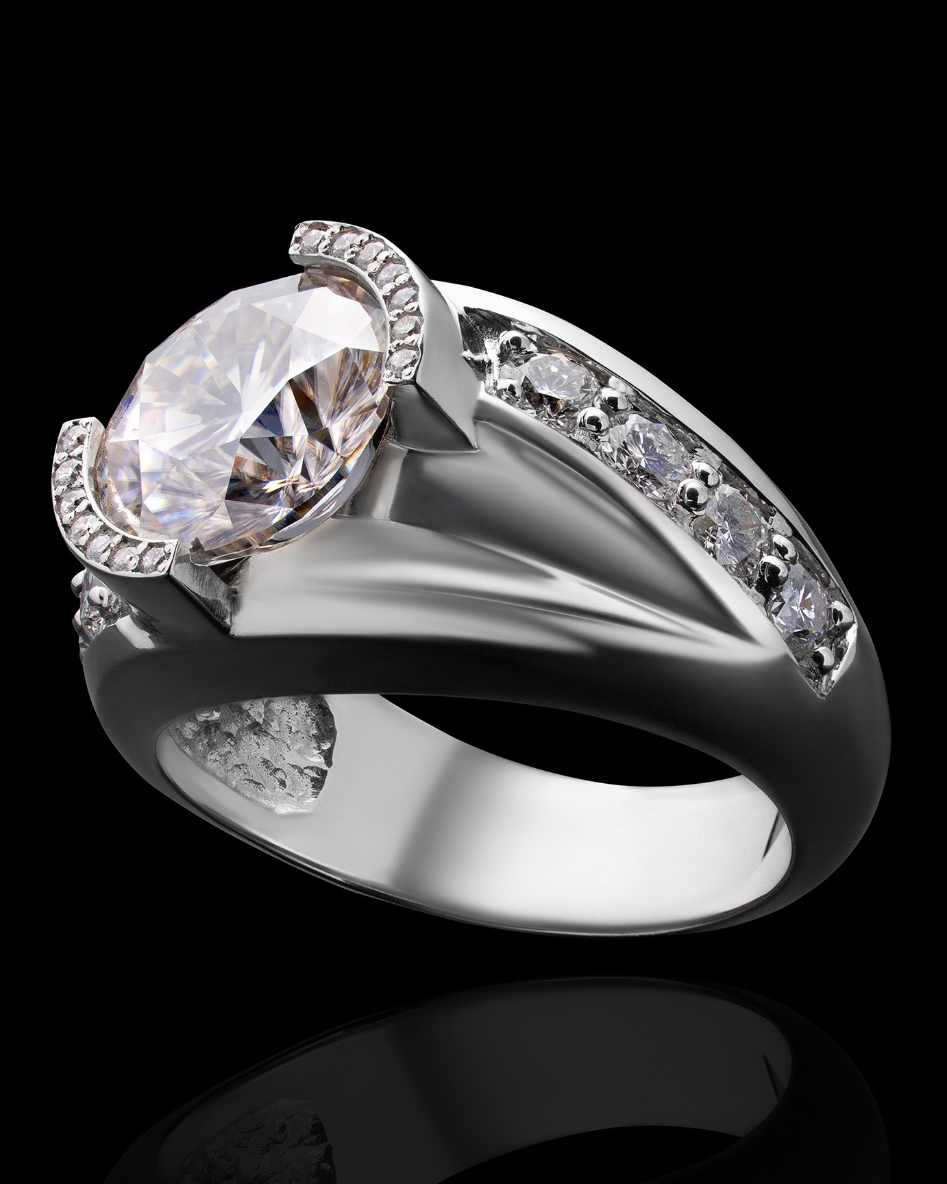 Ювелирная фотография в Сочи — профессиональные съемки украшений высокого качества. Профессиональная фотосъемка в Сочи: репортаж, предметная, ювелирная фотосъемка, недвижимость, фуд-фотография. Фотограф Александр Афанасьев