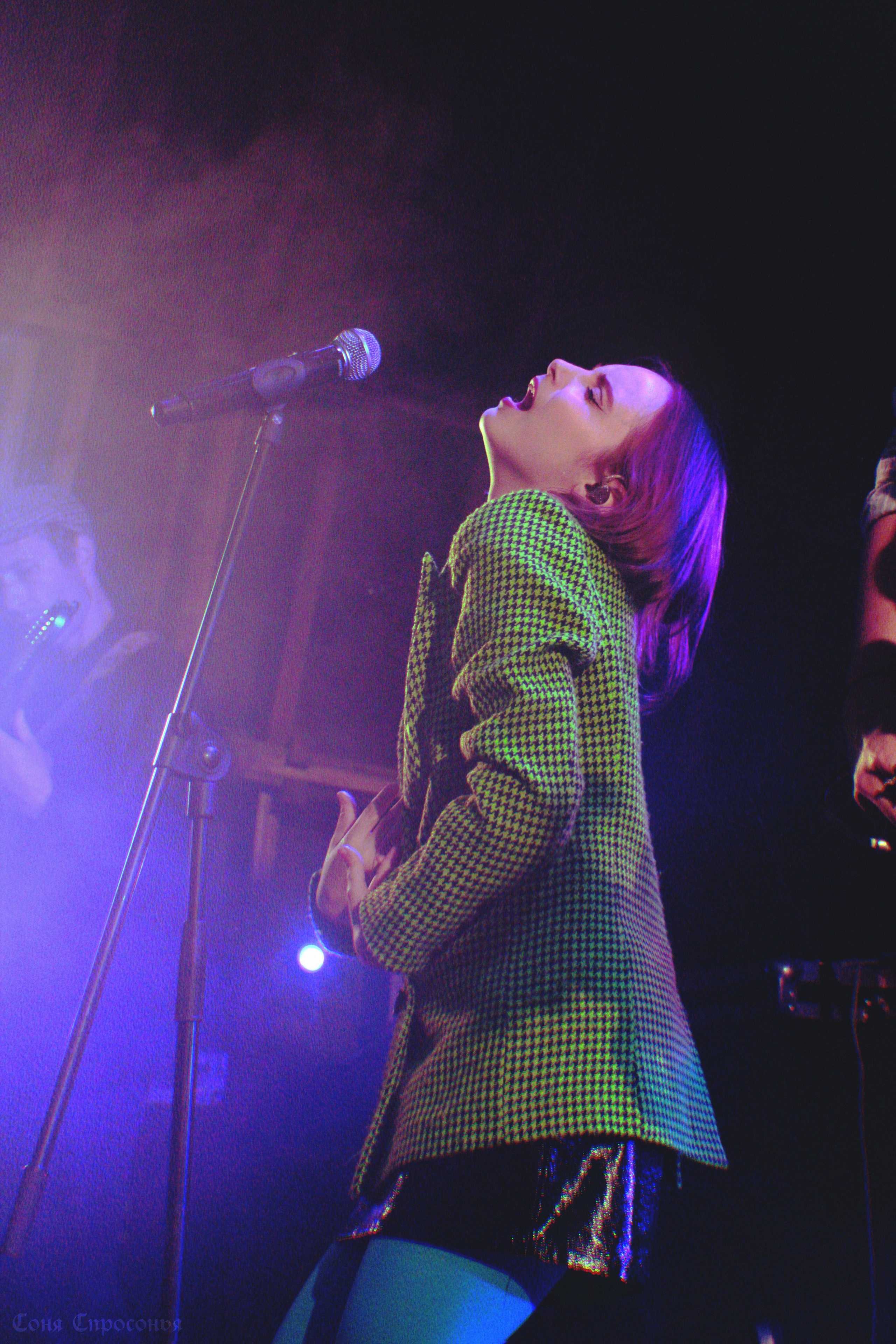 Синестетик 26.08.23. Концертный и портретный фотограф в Москве Соня Спросонья