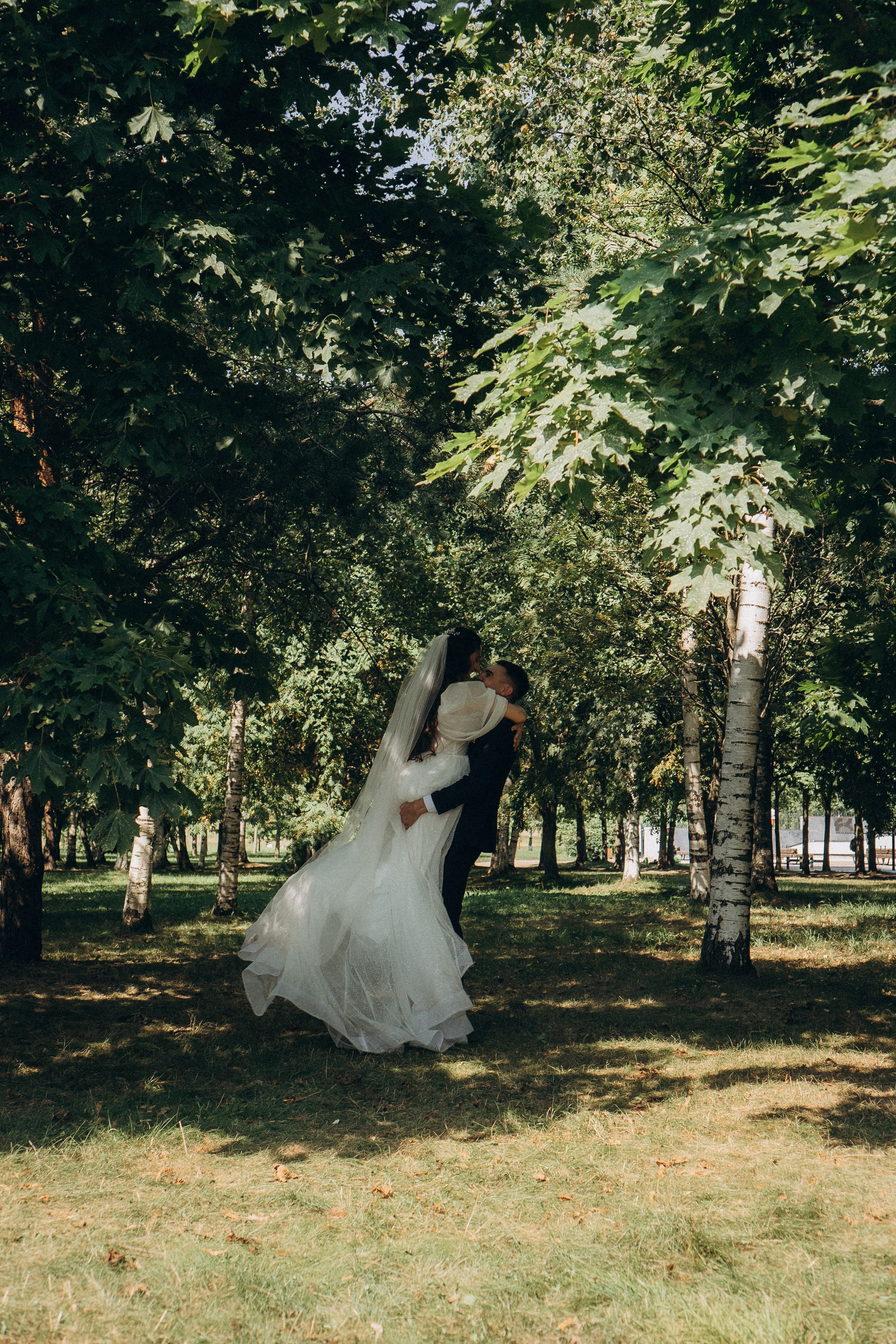 СВАДЕБНАЯ СЬЕМК В ПАРКЕ 300-ЛЕТИЯ. Профессиональный фотограф, Санкт-Петербург — Виктория Богомолова