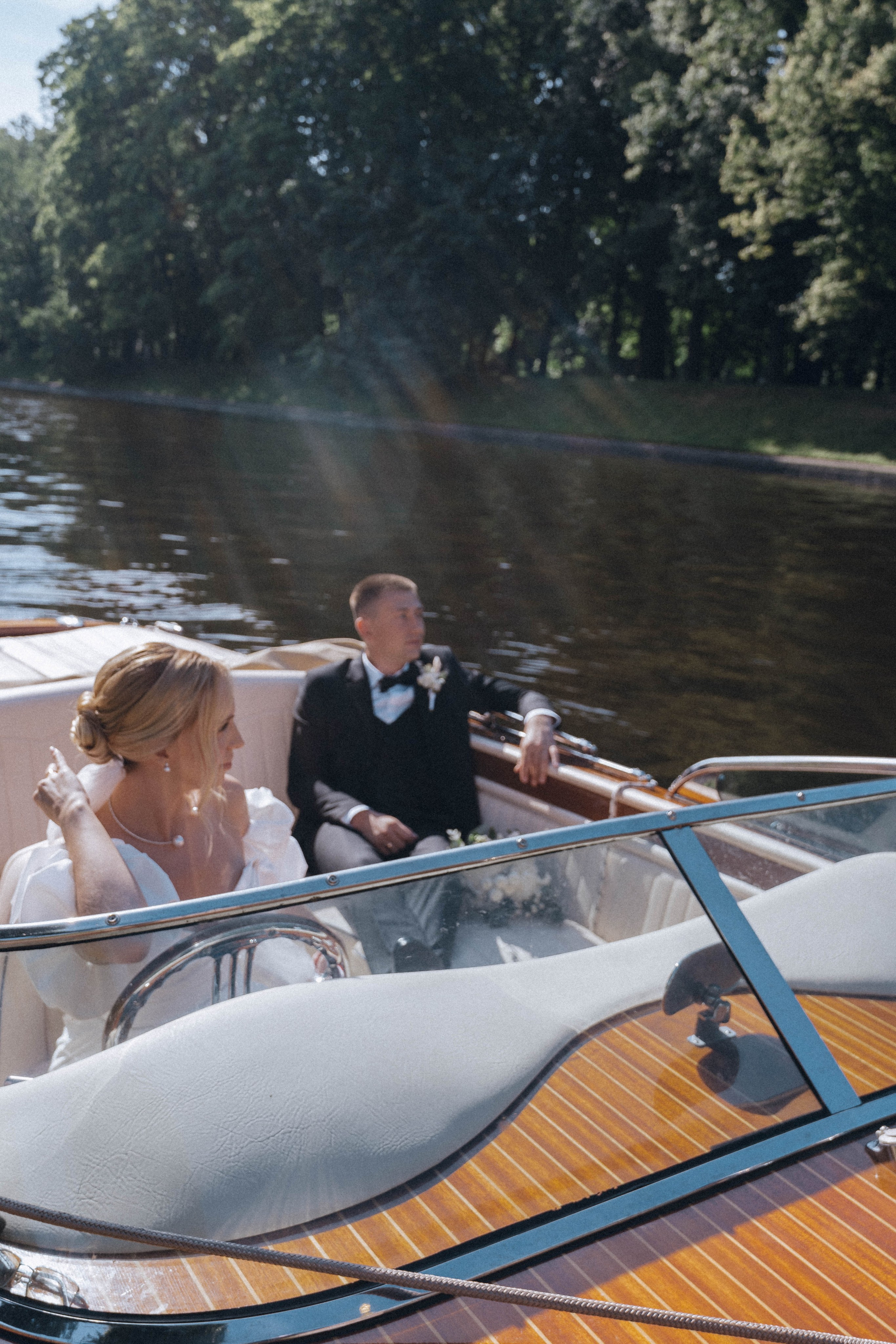 СВАДЕНБНАЯ СЬЕМКА НА КАТЕРЕ ПО КАНАЛАМ САНКТ-ПЕТЕРБУРГА И В АКВАТОРИИ НЕВЫ. Профессиональный фотограф, Санкт-Петербург — Виктория Богомолова