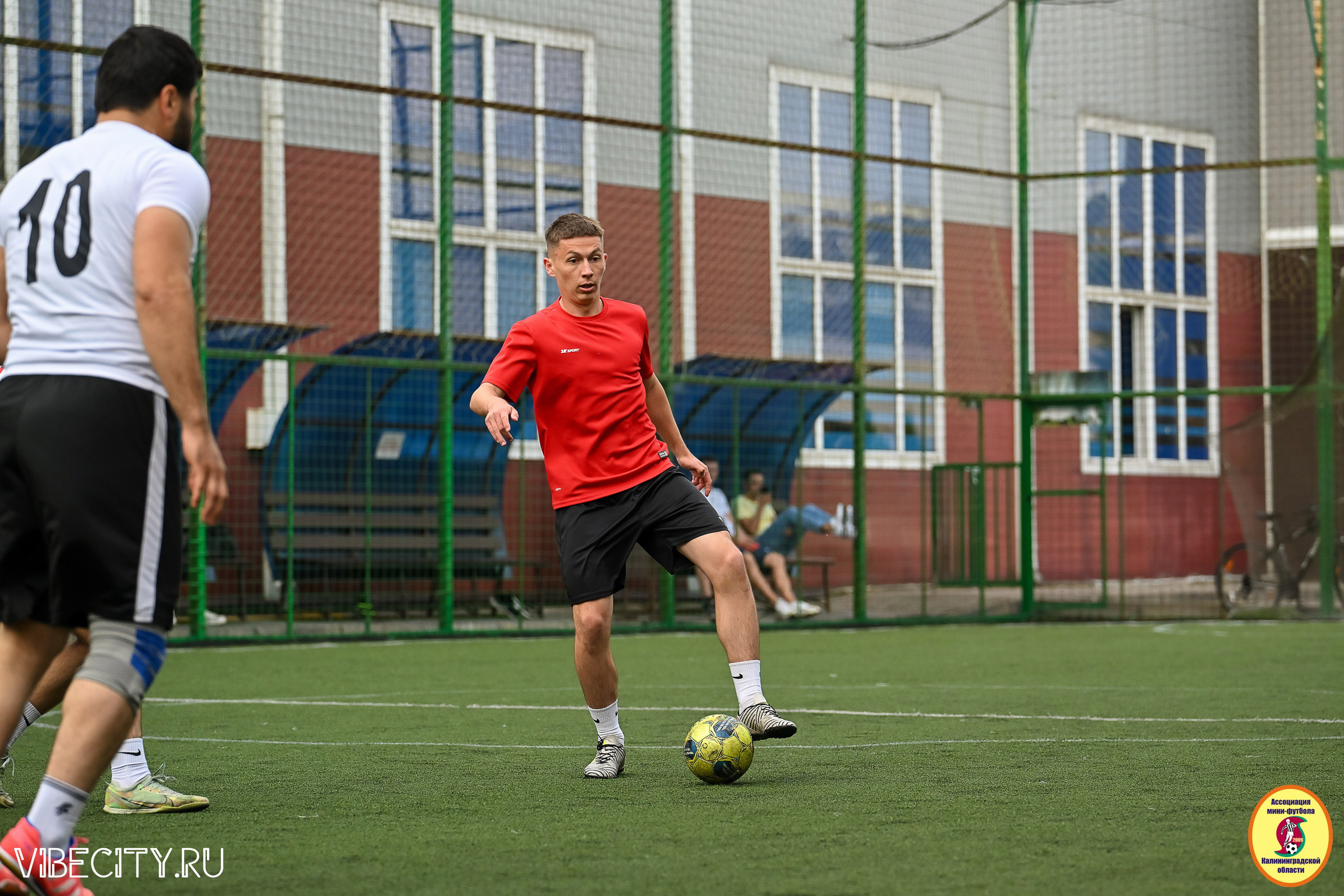 ИГРЫ МИНИ-ФУТБОЛЬНОЙ И КОРПОРАТИВНОЙ ЛИГИ. VIBECITY.RU Вайб Сити Ру Фоторепортажи Фотоотчеты Калининград