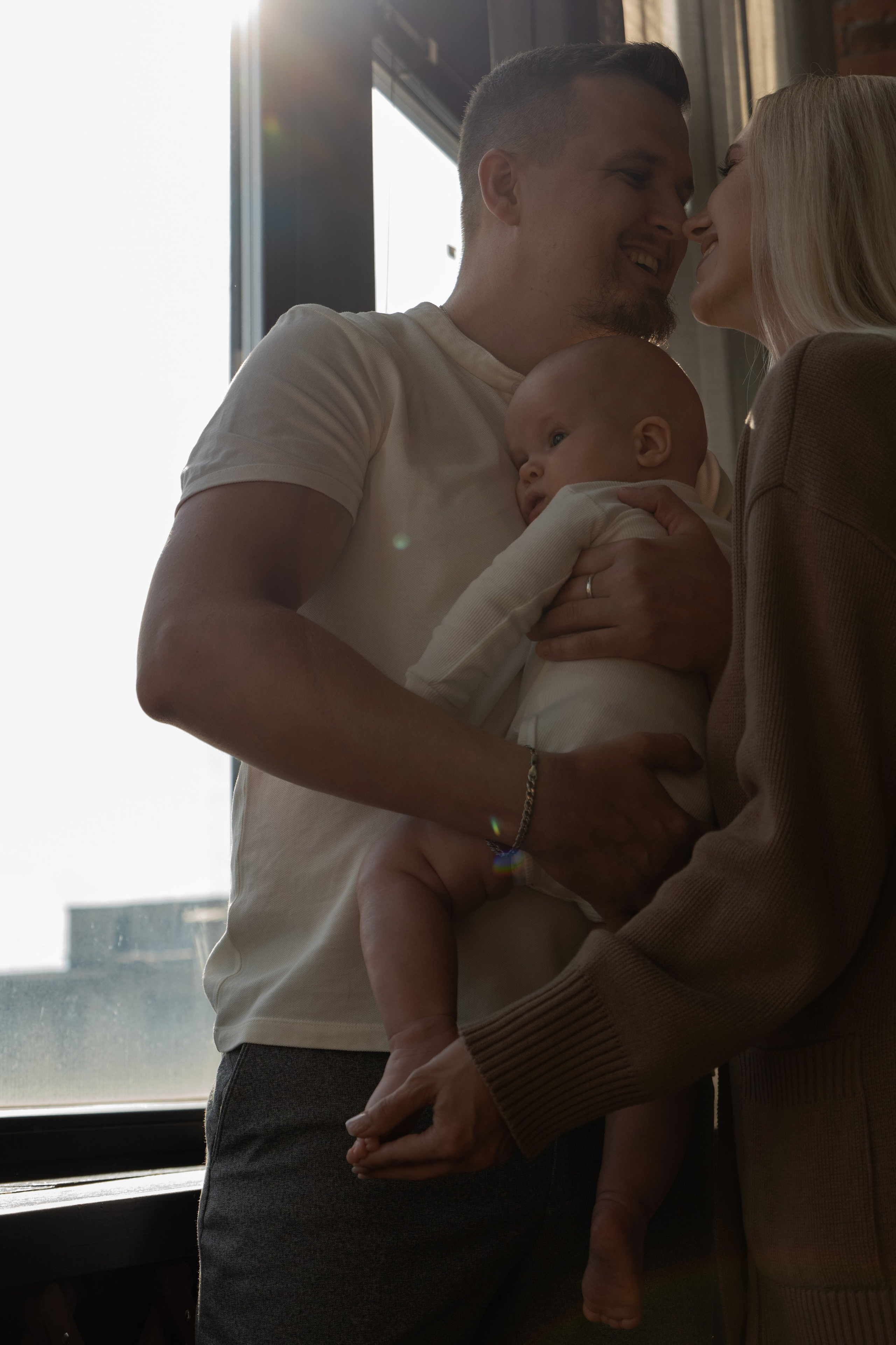 Студийная семейная фотосессия. Фотограф видеограф Ольга Василевская