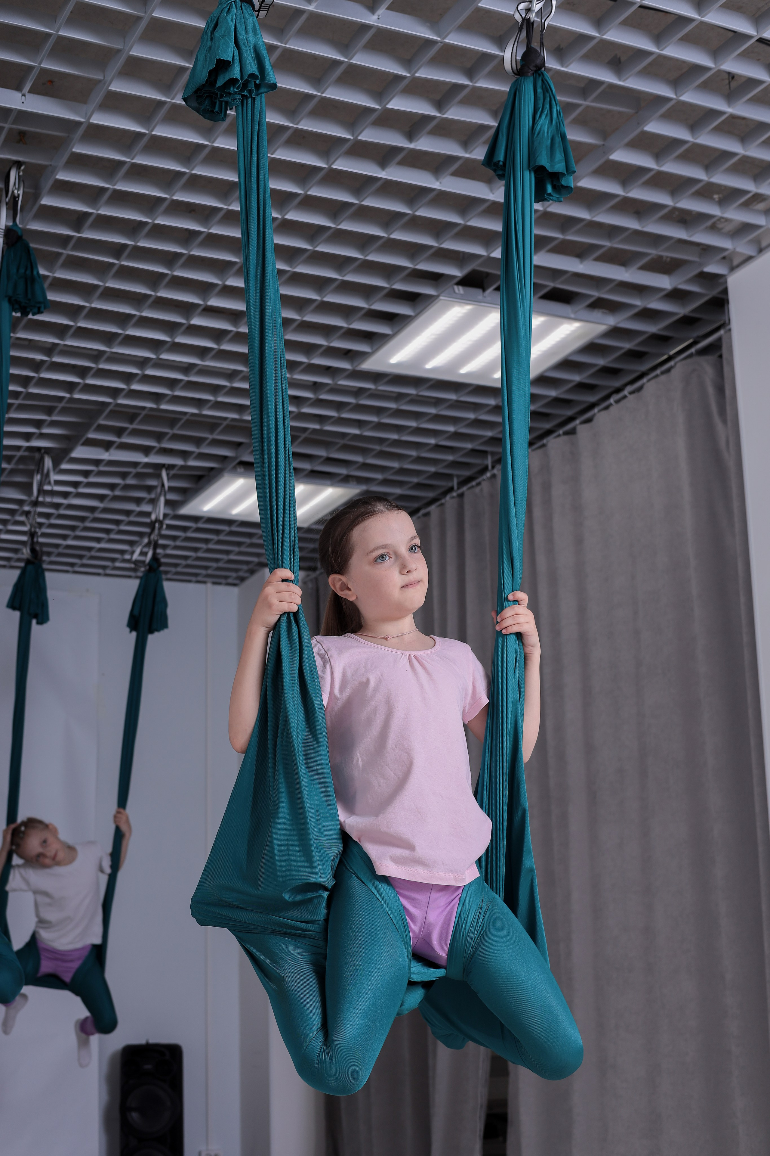Детская аэройога. Фотограф Надршина Лилия