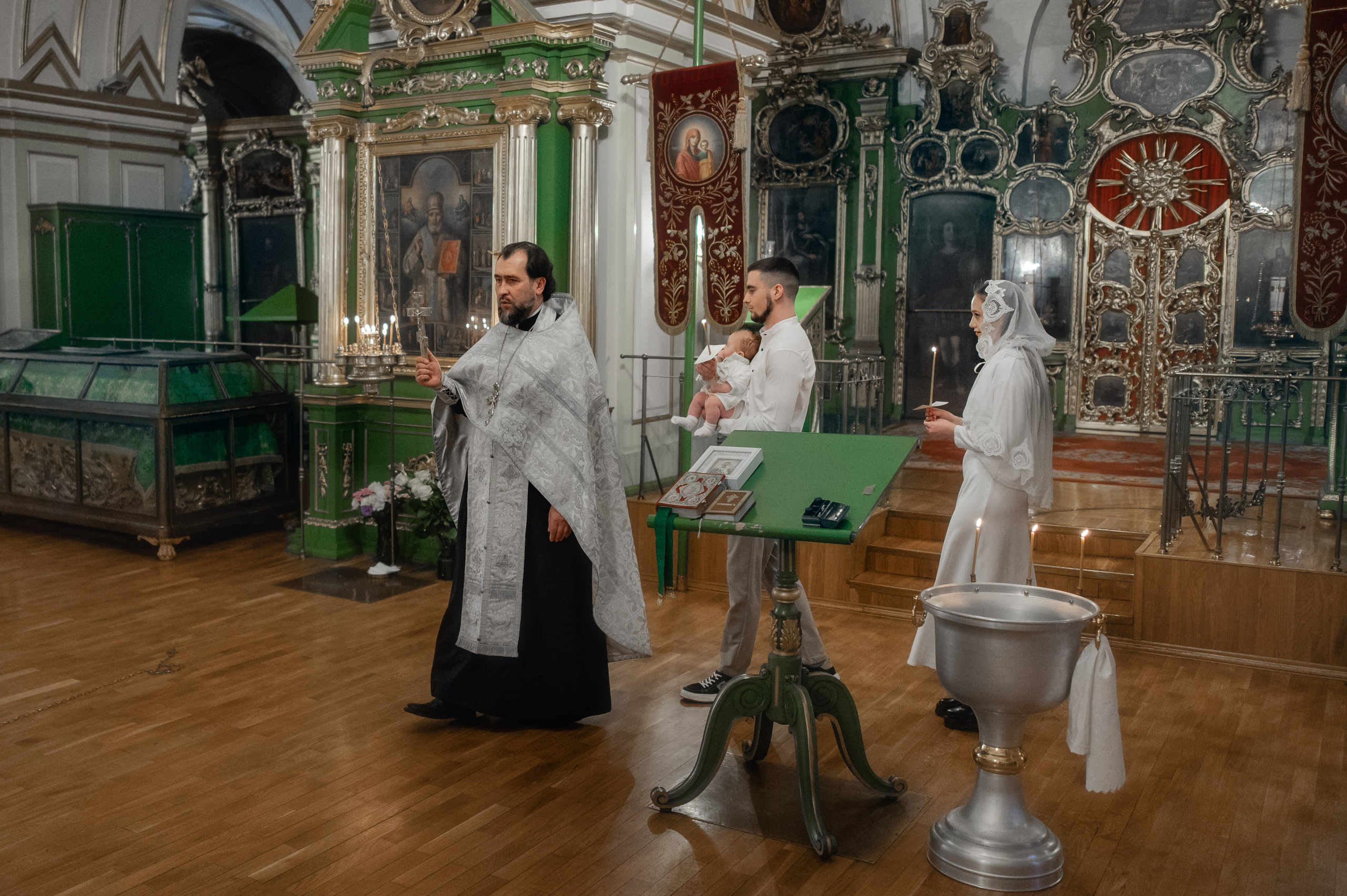 Крещение в Никольском соборе. Фотограф на крещение и венчание, семейный фотограф в Санкт-Петербурге