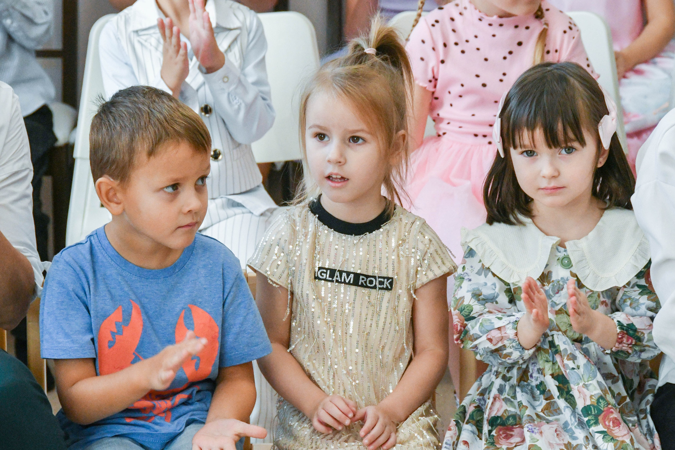 2023 г. День дошкольного работника и прогулка. Репортажный и детский фотограф в Новосибирске