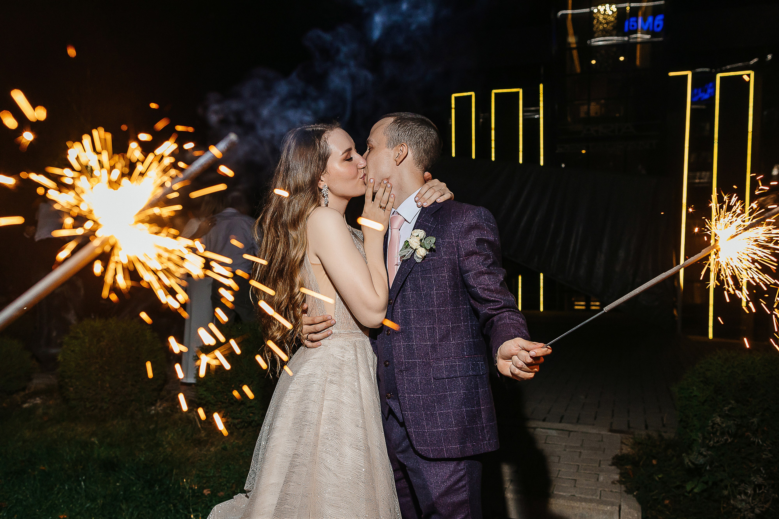 Роскошная выездная церемония в отеле. Олег Сверчков | Свадебный фотограф Вологда