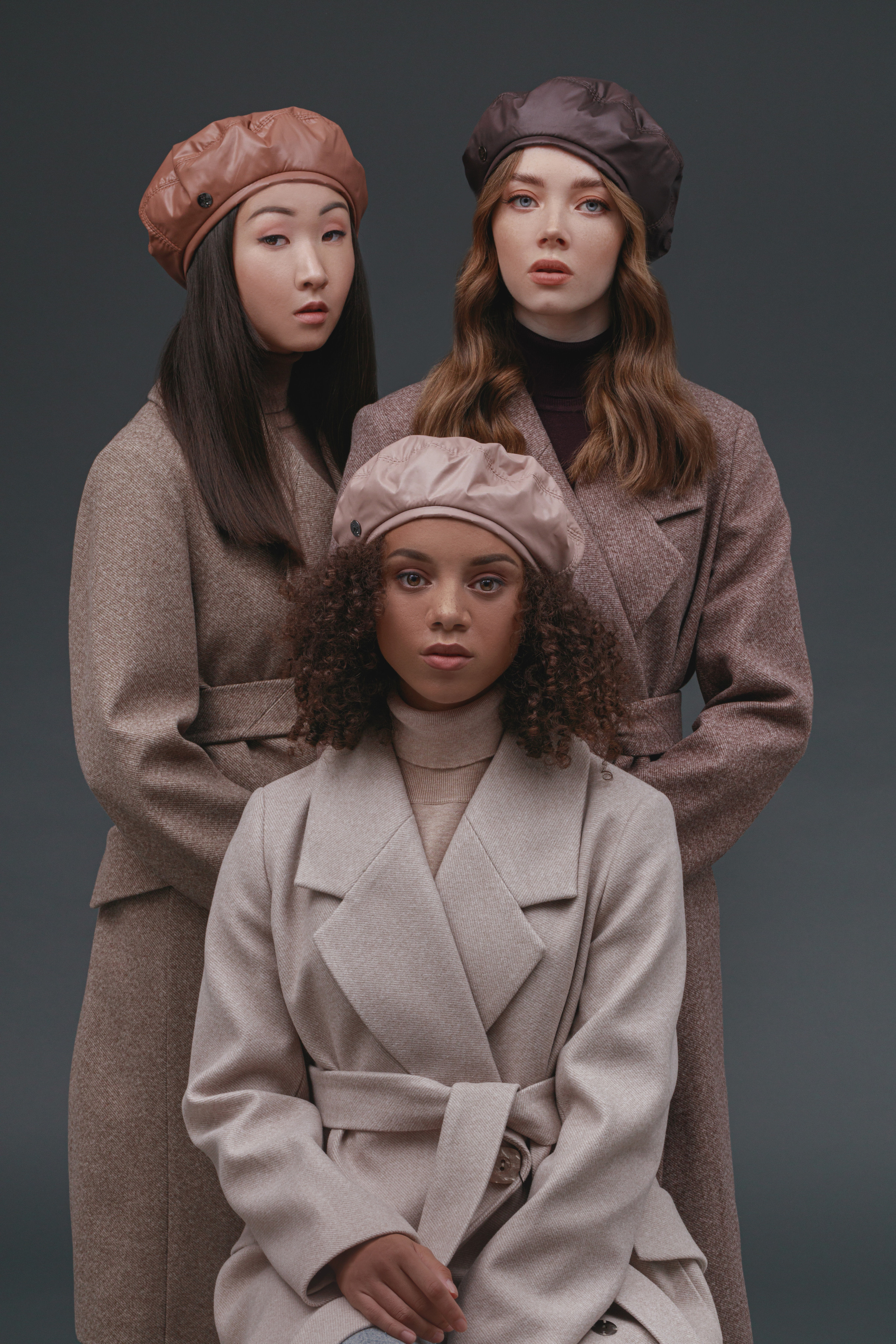 ЛУКБУК головные уборы