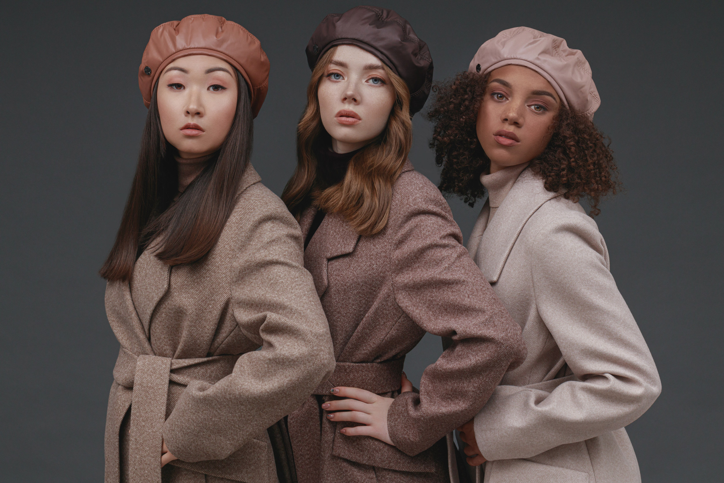 ЛУКБУК головные уборы