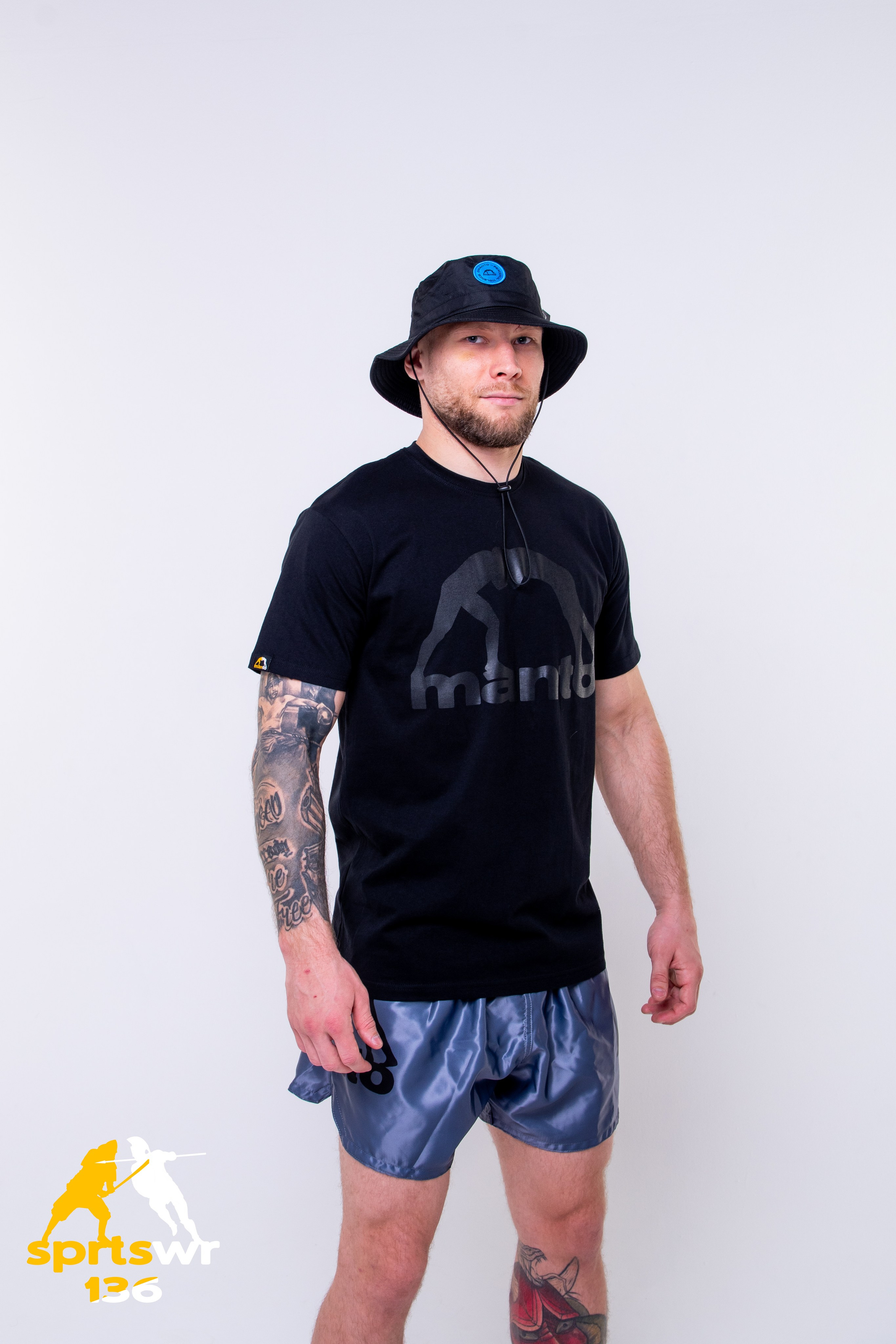 Одежда для мужчин. Профессиональная фотостудия в Санкт-Петербурге «Точка»