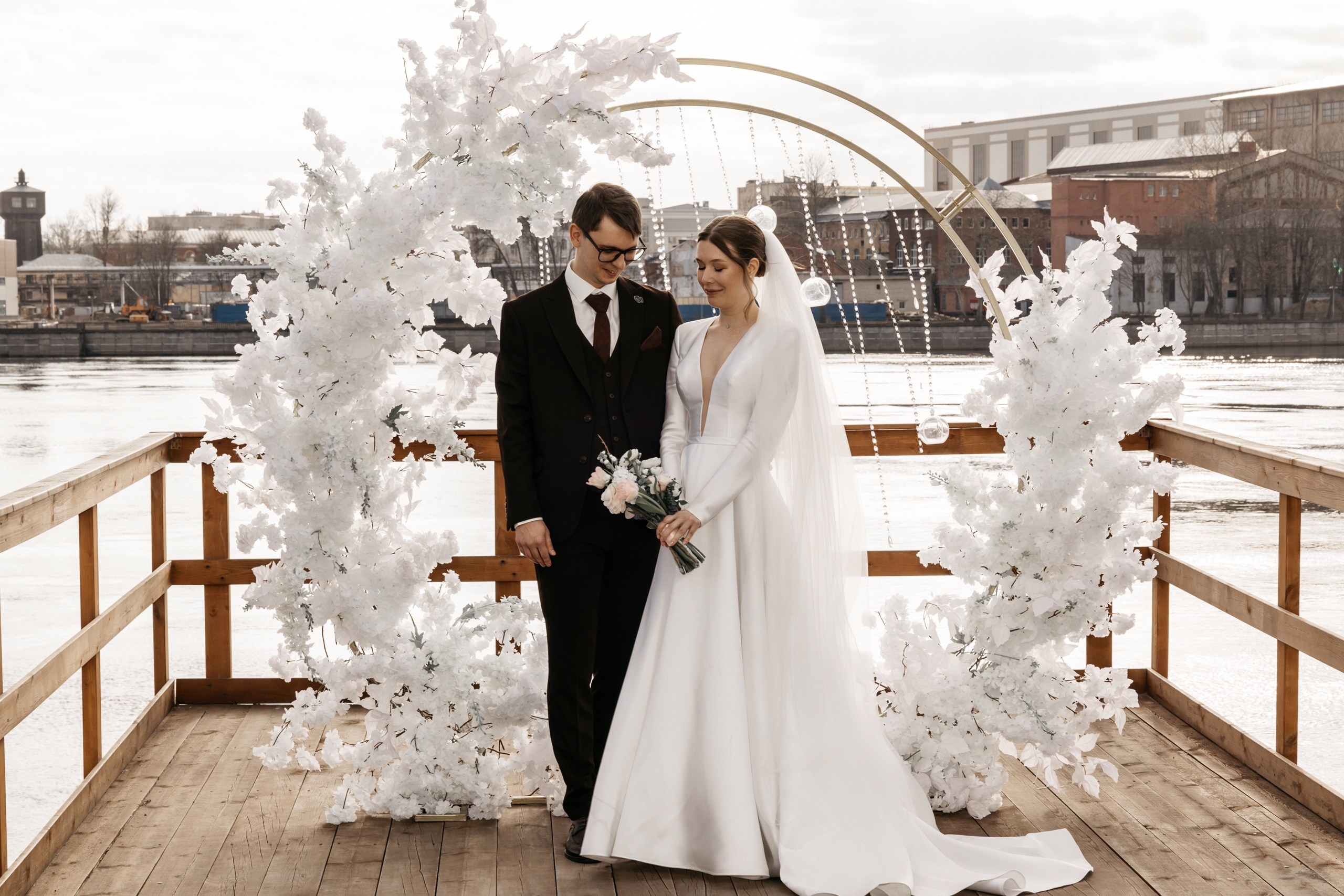 Свадебная фотосессия банкета. Свадебный и Семейный Фотограф в Гатчине и Санкт-Петербурге Виктория