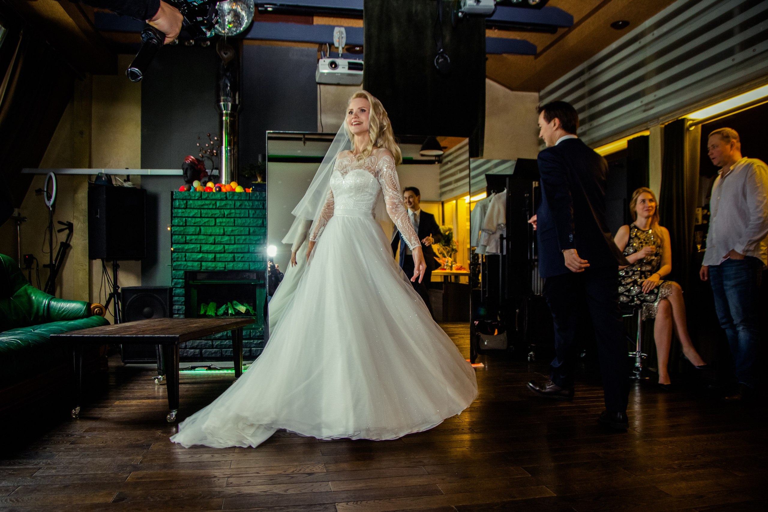 Свадебная фотосессия на ВДНХ. Свадебный и семейный фотограф в Москве и Подмосковье Лариса Козлова