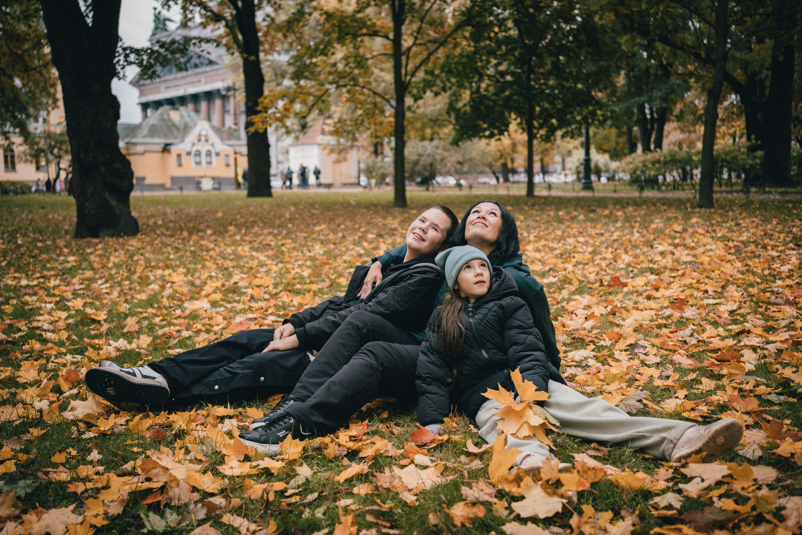 Мама, сын и дочка. Репортажный фотограф в Санкт-Петербурге. Фотограф на мероприятие в СПБ