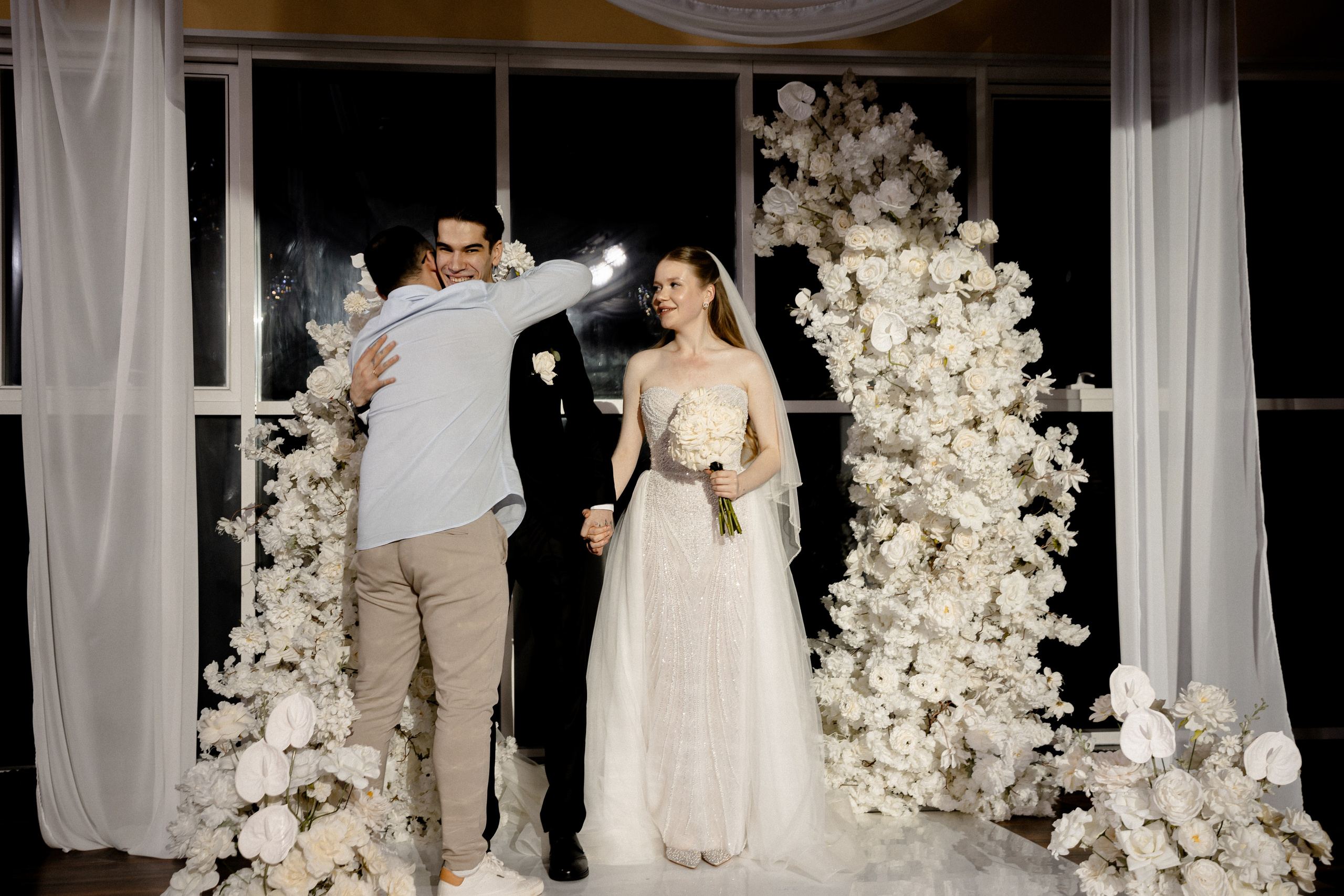 СВАДЕБНАЯ СЬЕМКА СБОРОВ В ОТЕЛЕ И ВЫЕЗД НА ЦЕРЕМОНИЮ (СНЯТО В СИБИРЕ В НИЖНЕВАРТОВСКЕ). Профессиональный фотограф, Санкт-Петербург — Виктория Богомолова