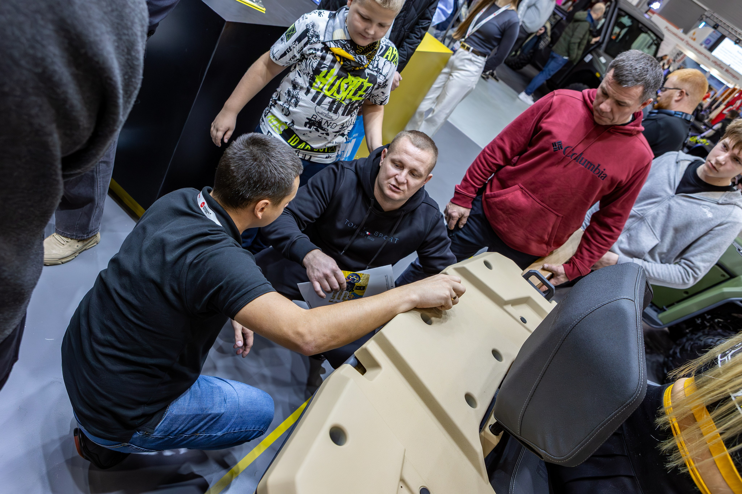 Стенд BSTABO. Reportage, studio, wedding, motorsport, commercial, photo shoot: Photographers Nikolai and Elena DvoTar